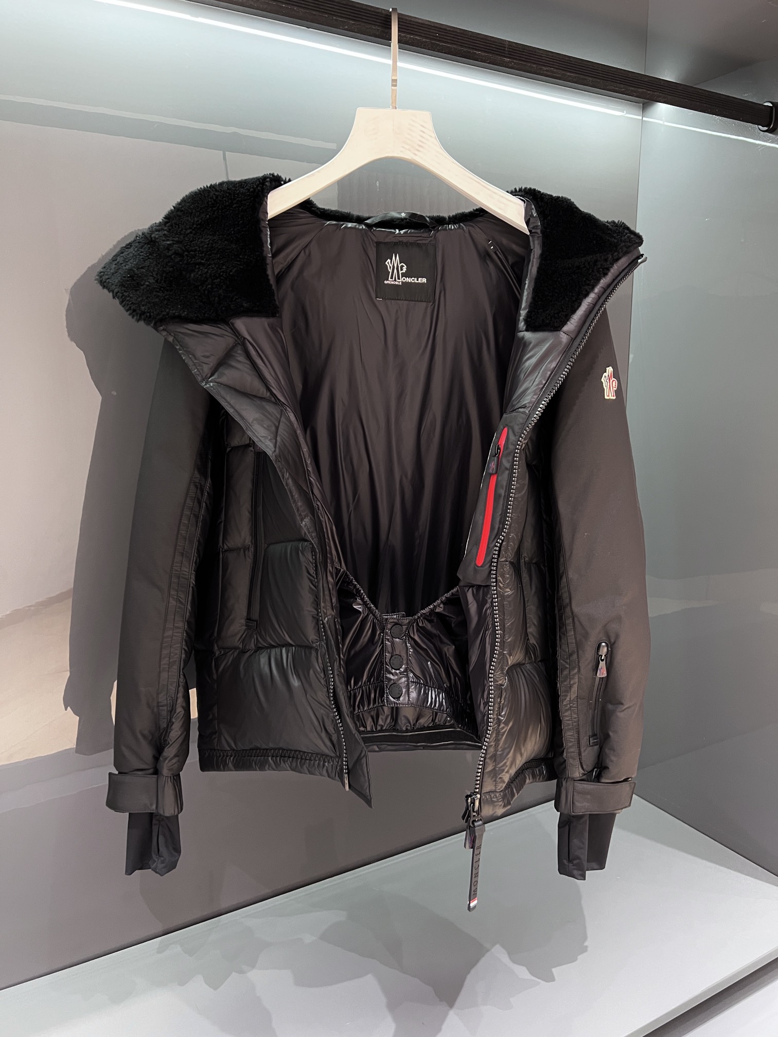 【新品】原单‼️ ‼️ 柜台2.2W高端户外滑雪服 不满意包退！ Mon家族纵横款滑雪服亮相发售.代工厂