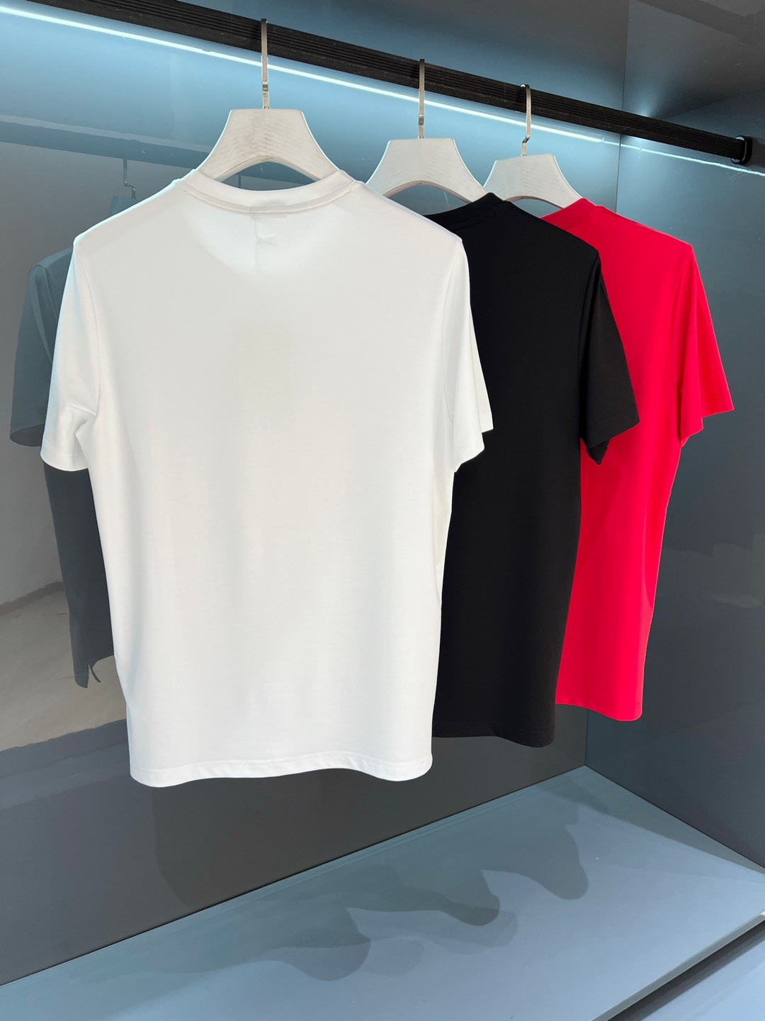   【新品】原单‼️‼️ Bur字母系列 来自贸易渠道的订单货品,精致简约大气百搭款T恤.

2025春