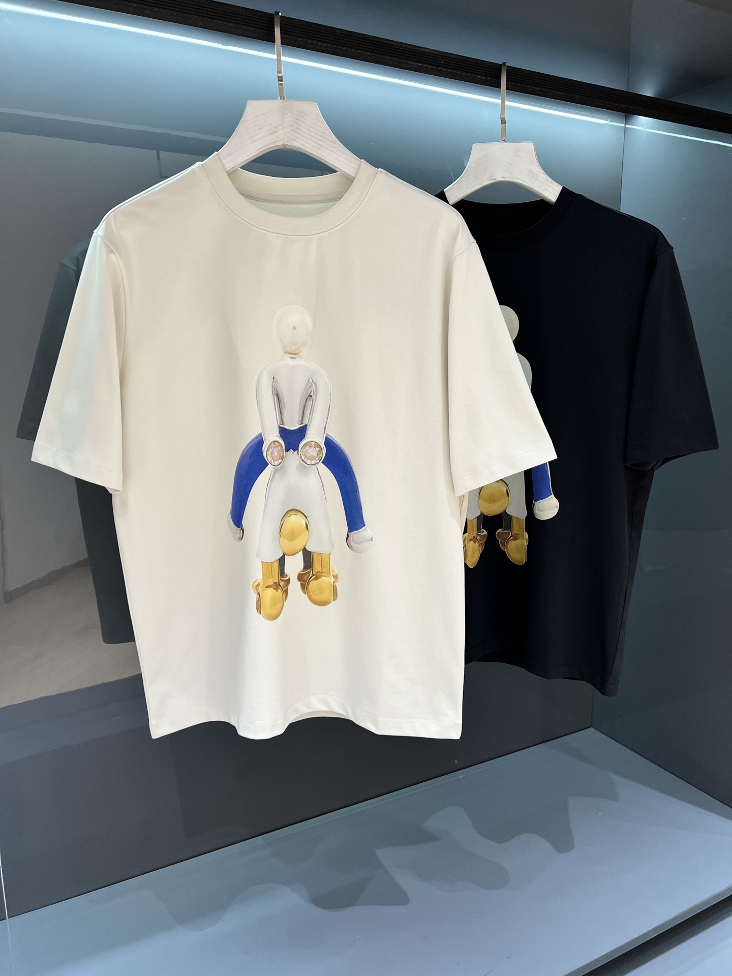   【新品】2025 春夏🆕Lo*we Anagram刺绣短袖T恤 

最新的时尚气质将魅力无限延伸时装