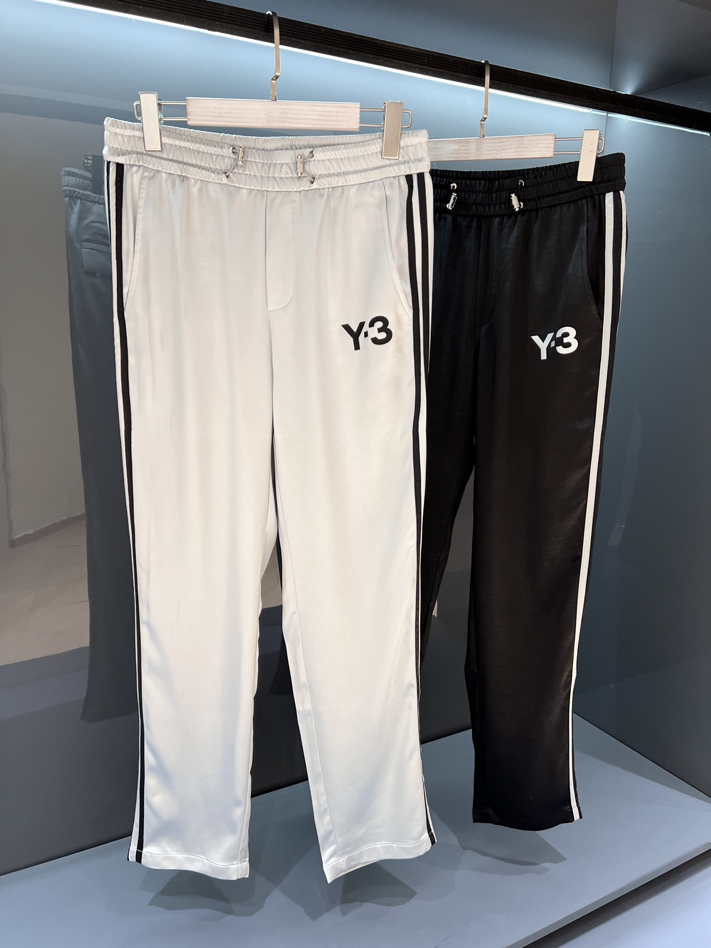P594 Y3 Yamamoto Light-Spring-Summer Skin-Skin-Skin Pants Collection: Comfortable, Fashionable, Dynamic
