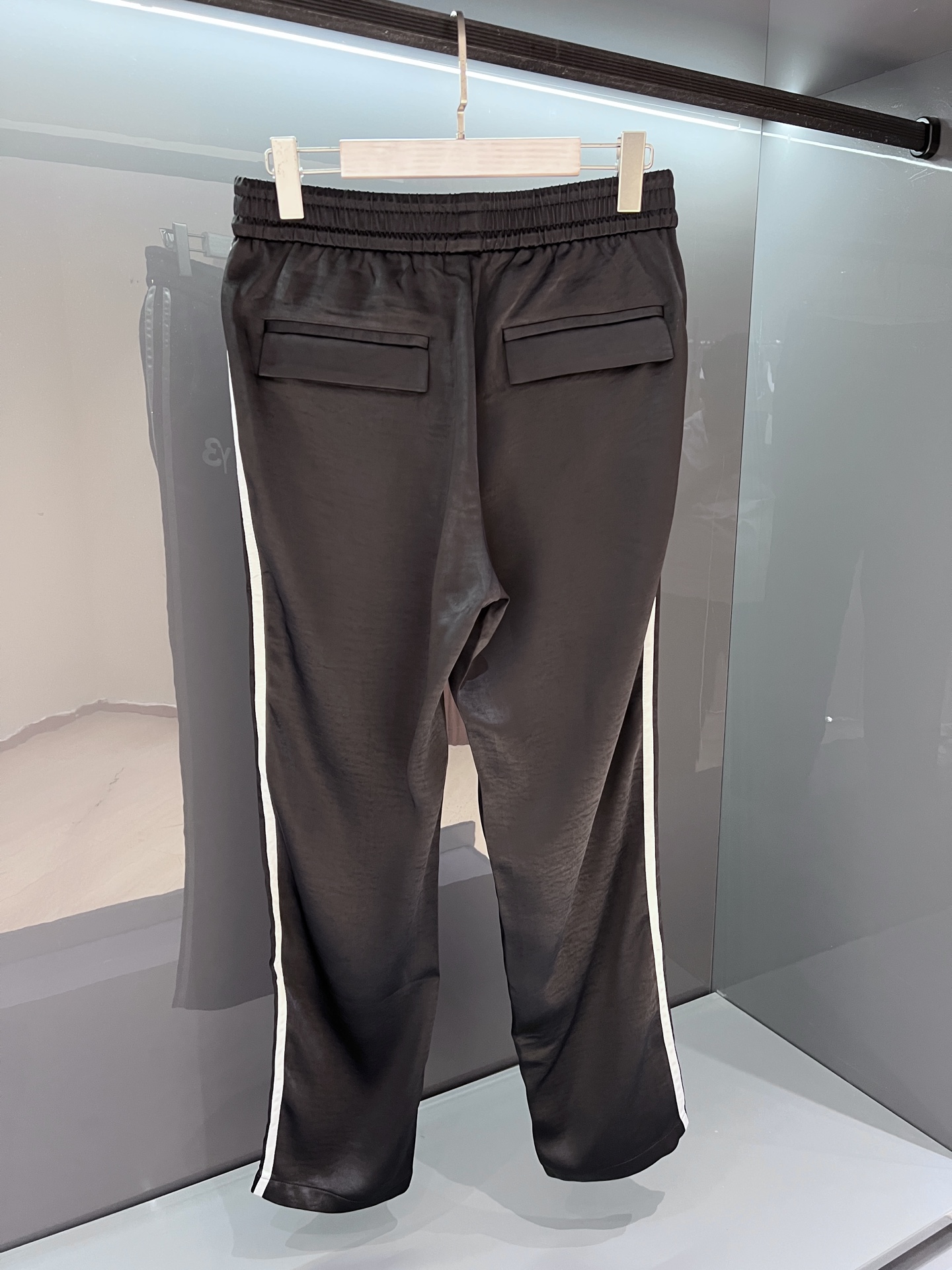 P594 Y3 Yamamoto Light-Spring-Summer Skin-Skin-Skin Pants Collection: Comfortable, Fashionable, Dynamic - 图片 4