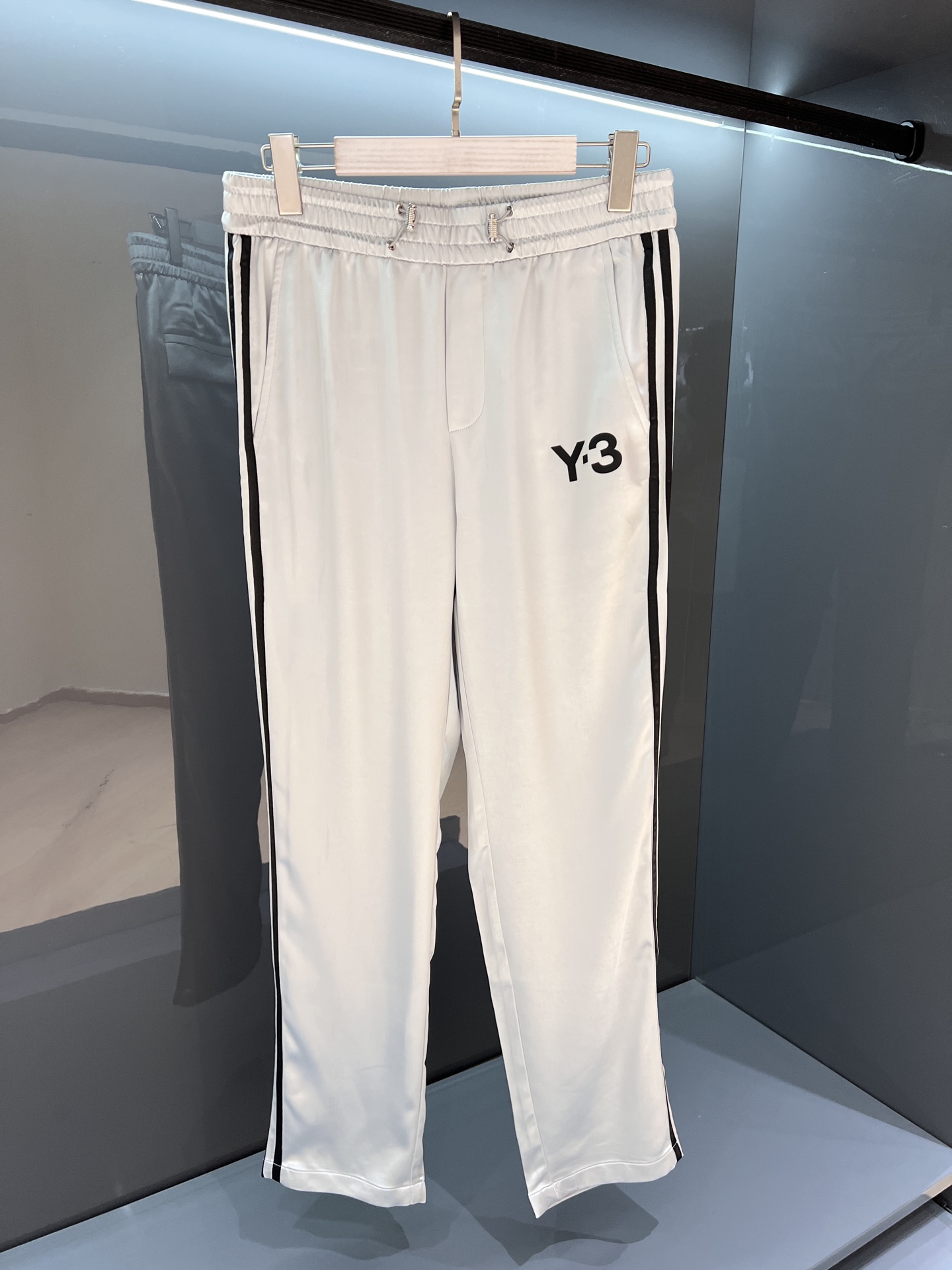 P594 Y3 Yamamoto Light-Spring-Summer Skin-Skin-Skin Pants Collection: Comfortable, Fashionable, Dynamic - 图片 5