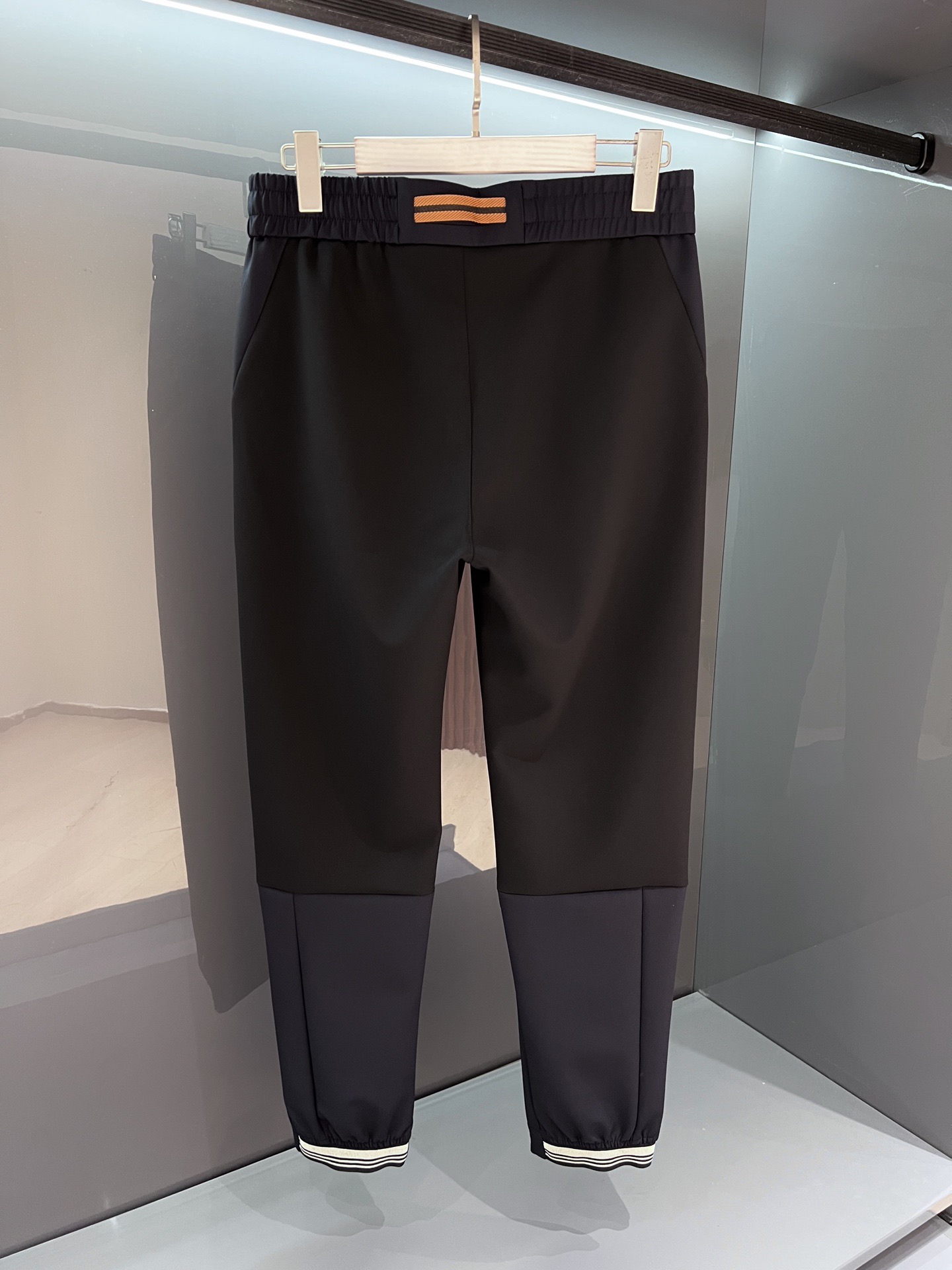 【新品EZ家族男士商务休闲轻便慢跑/户外运动/机能套装（不可拆分），作为EZ家族系列中最有力的法宝，积攒