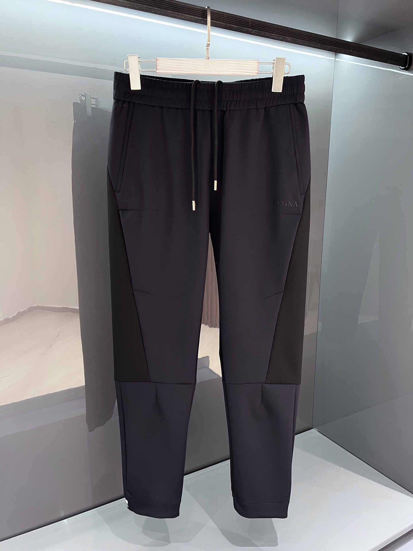 【新品EZ家族男士商务休闲轻便慢跑/户外运动/机能套装（不可拆分），作为EZ家族系列中最有力的法宝，积攒