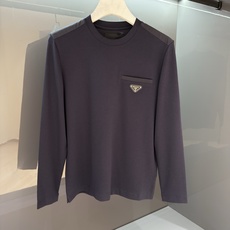 【新品】JY-200 贸易公司订单 全网独家 ‼️‼️ 🆕Pr*da 男士三角logo 长袖打底T恤 【新品】JY-200 贸易公司订单 全网独家 ‼️‼️ 🆕Pr*da 男士三角logo 长袖打底T恤