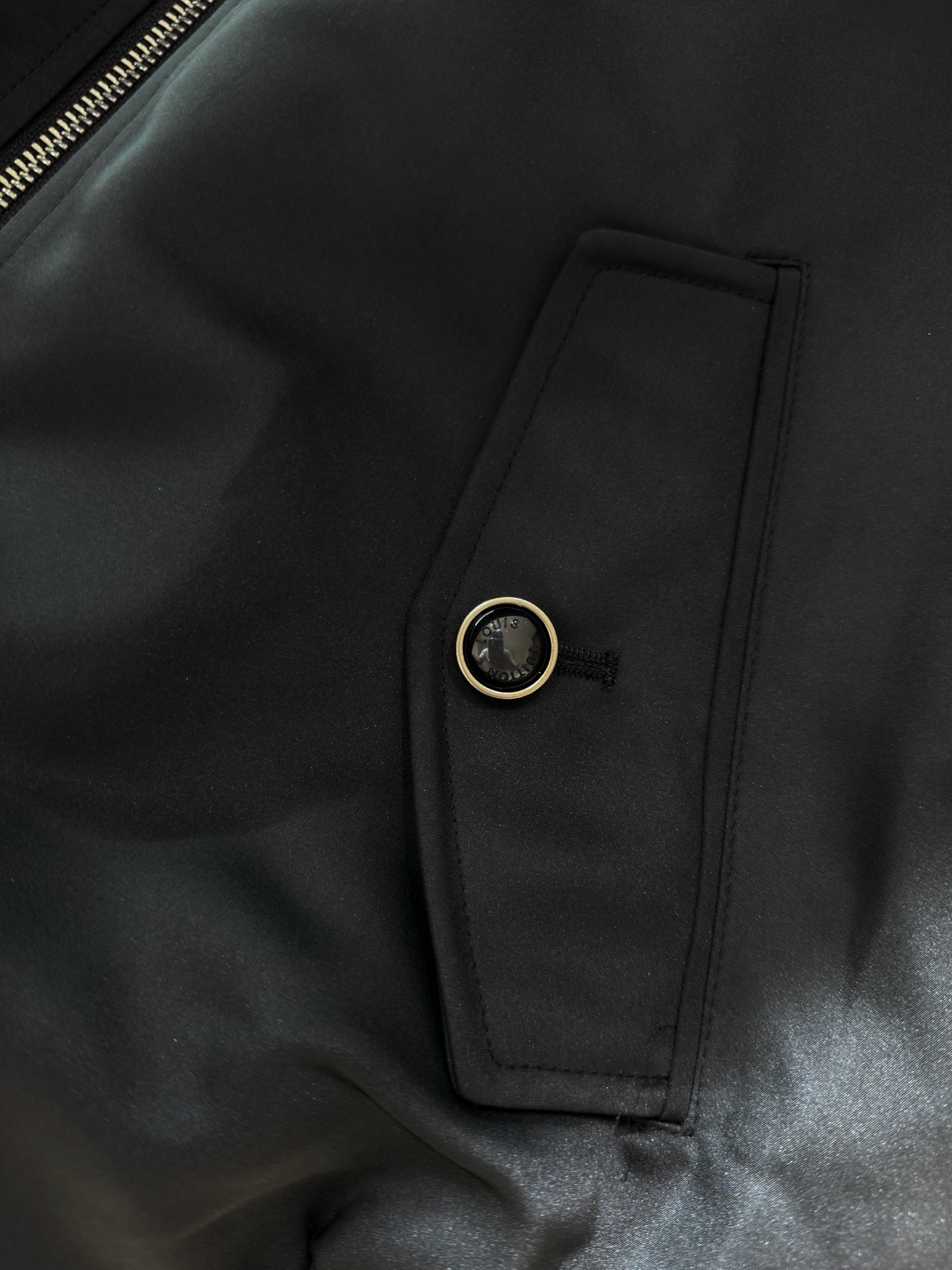 1v 路易威登 25SS 秋冬新品 双面穿设计，柜台同步 ‼️‼️ “驴牌” 秋冬系列新式上线.极致奢感