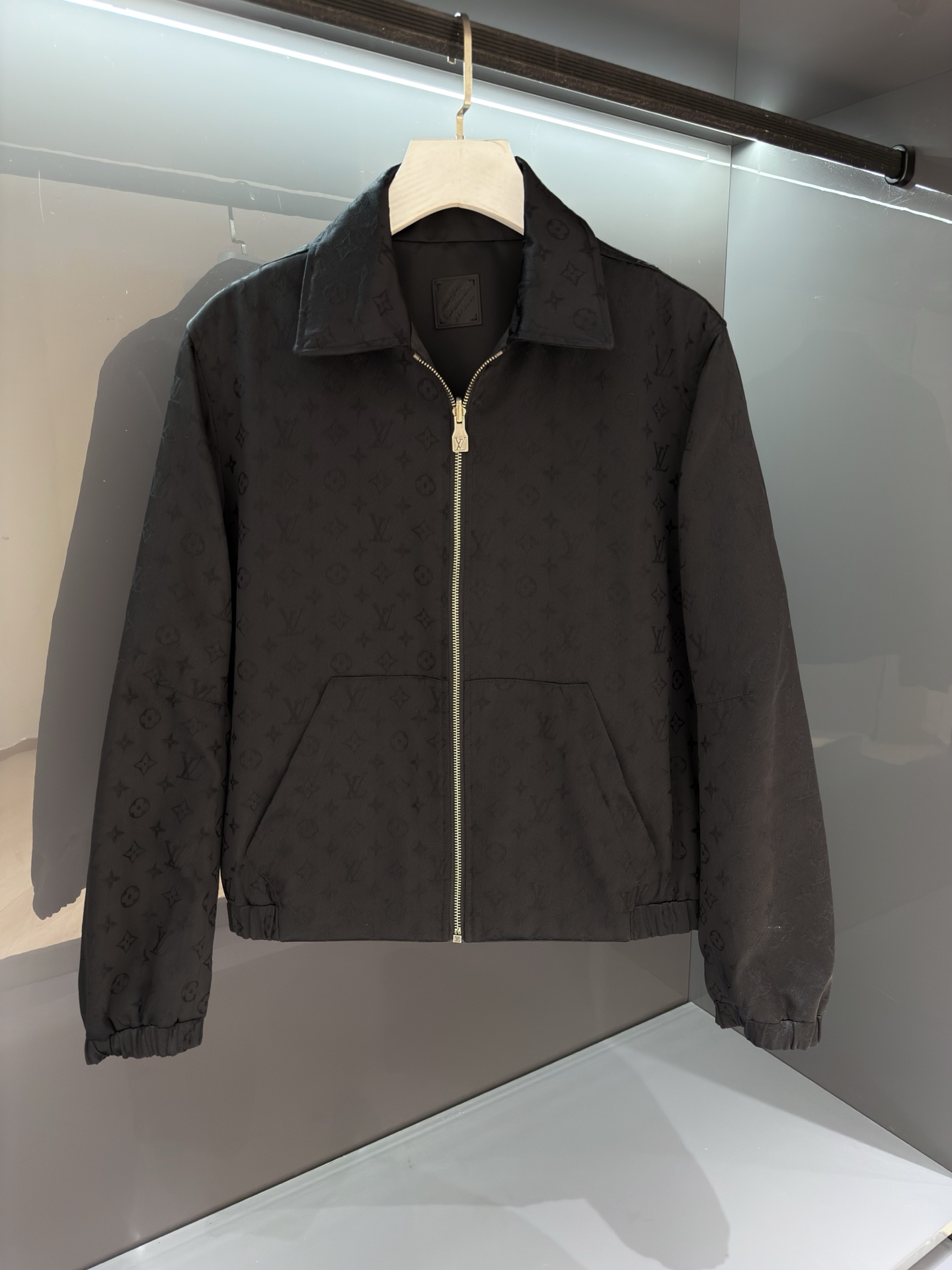 1v 路易威登 25SS 秋冬新品 双面穿设计，柜台同步 ‼️‼️ “驴牌” 秋冬系列新式上线.极致奢感