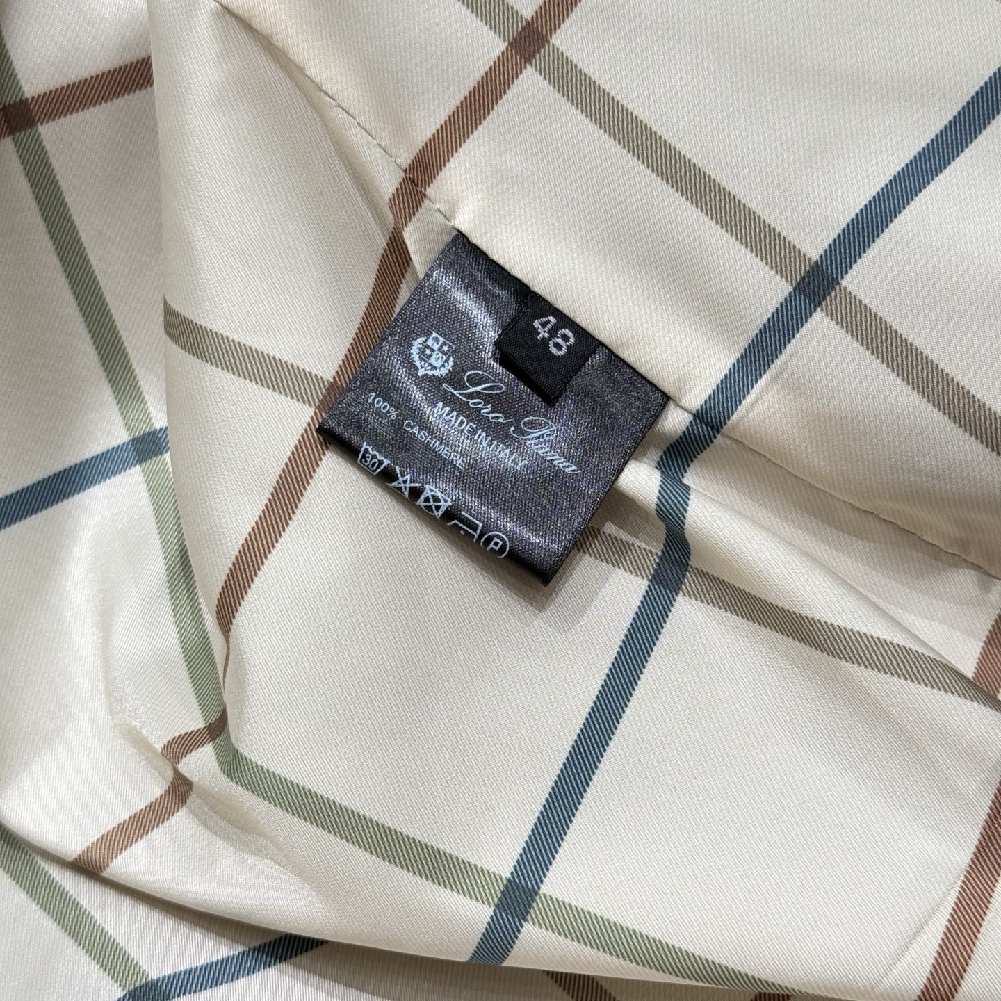 灰色：细节特写