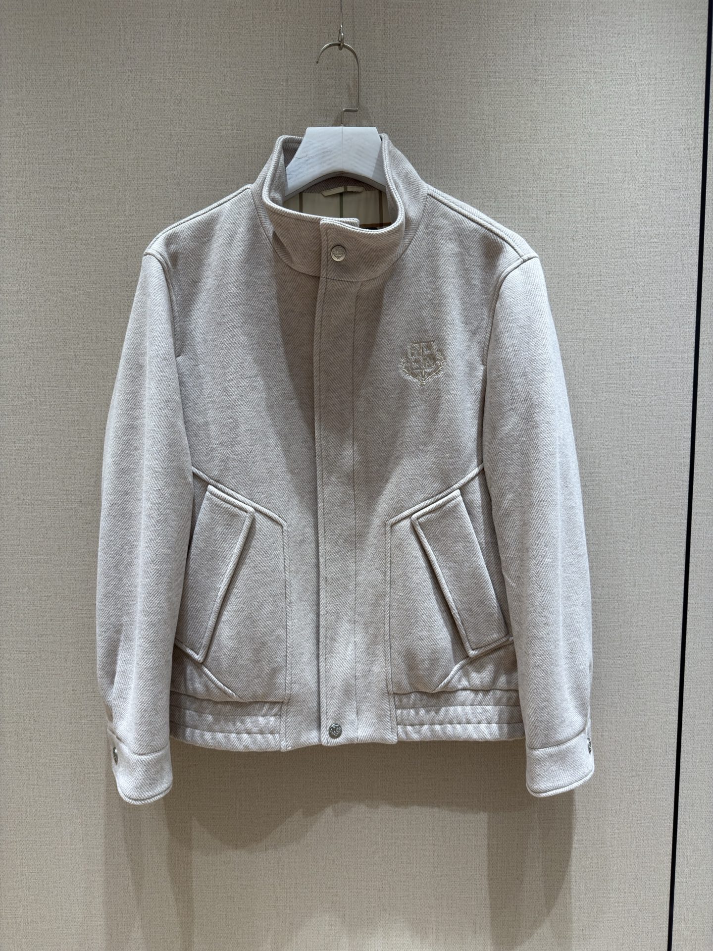 lP🆕柜台 同步发售