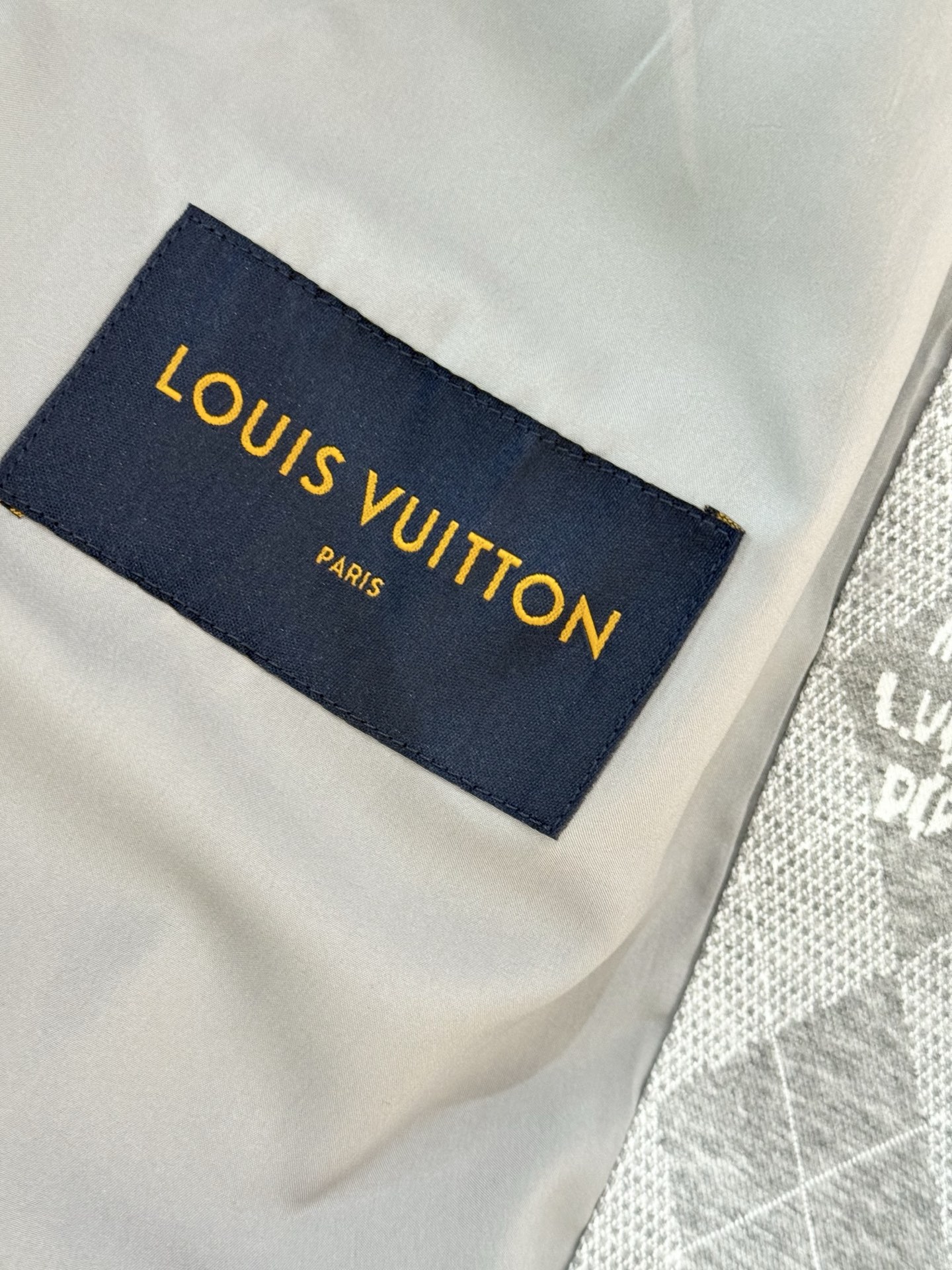 【新品】2025SS 秋冬的最新作品,极具格调与时尚的夹克型外套.拥有最为潮流的艺术感染力.潮人心目中的