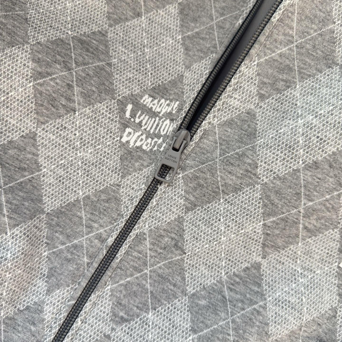 【新品】2025SS 秋冬的最新作品,极具格调与时尚的夹克型外套.拥有最为潮流的艺术感染力.潮人心目中的