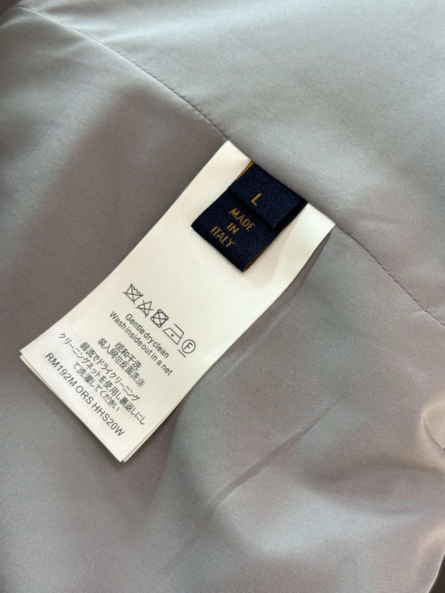 【新品】2025SS 秋冬的最新作品,极具格调与时尚的夹克型外套.拥有最为潮流的艺术感染力.潮人心目中的