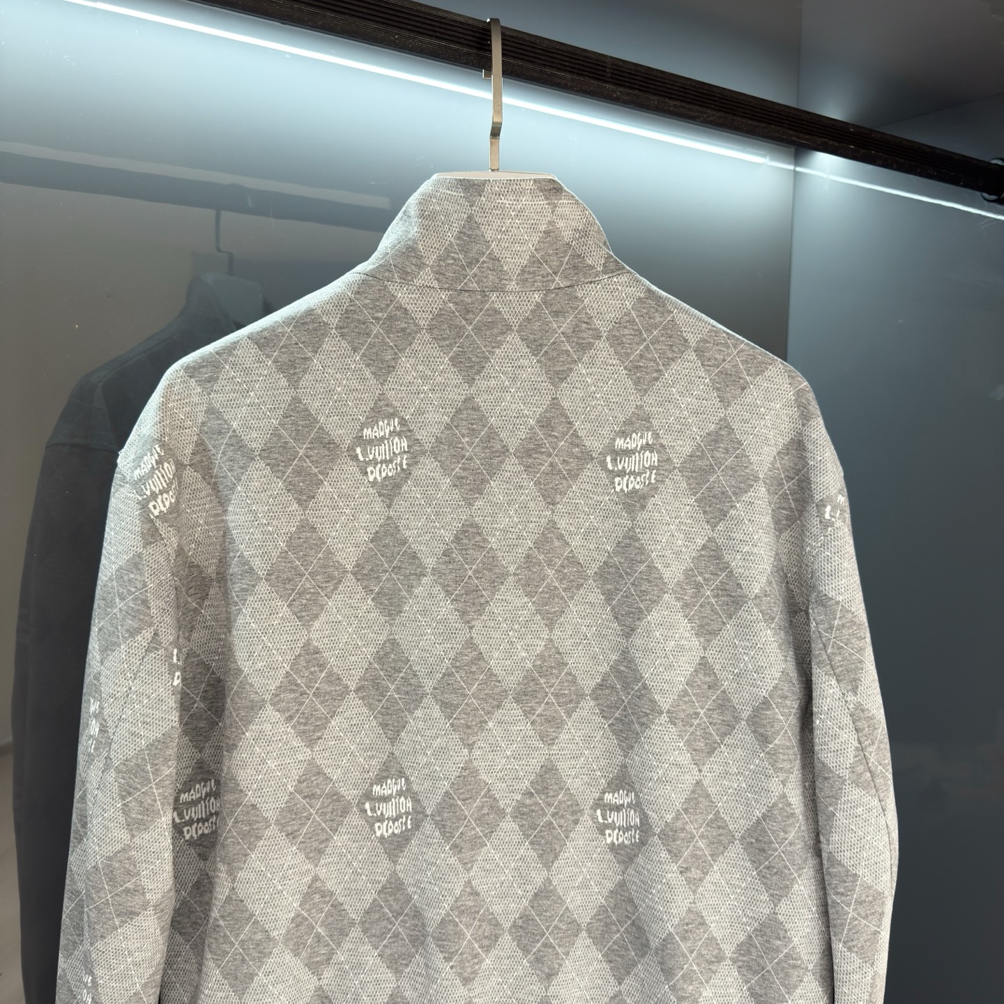 【新品】2025SS 秋冬的最新作品,极具格调与时尚的夹克型外套.拥有最为潮流的艺术感染力.潮人心目中的