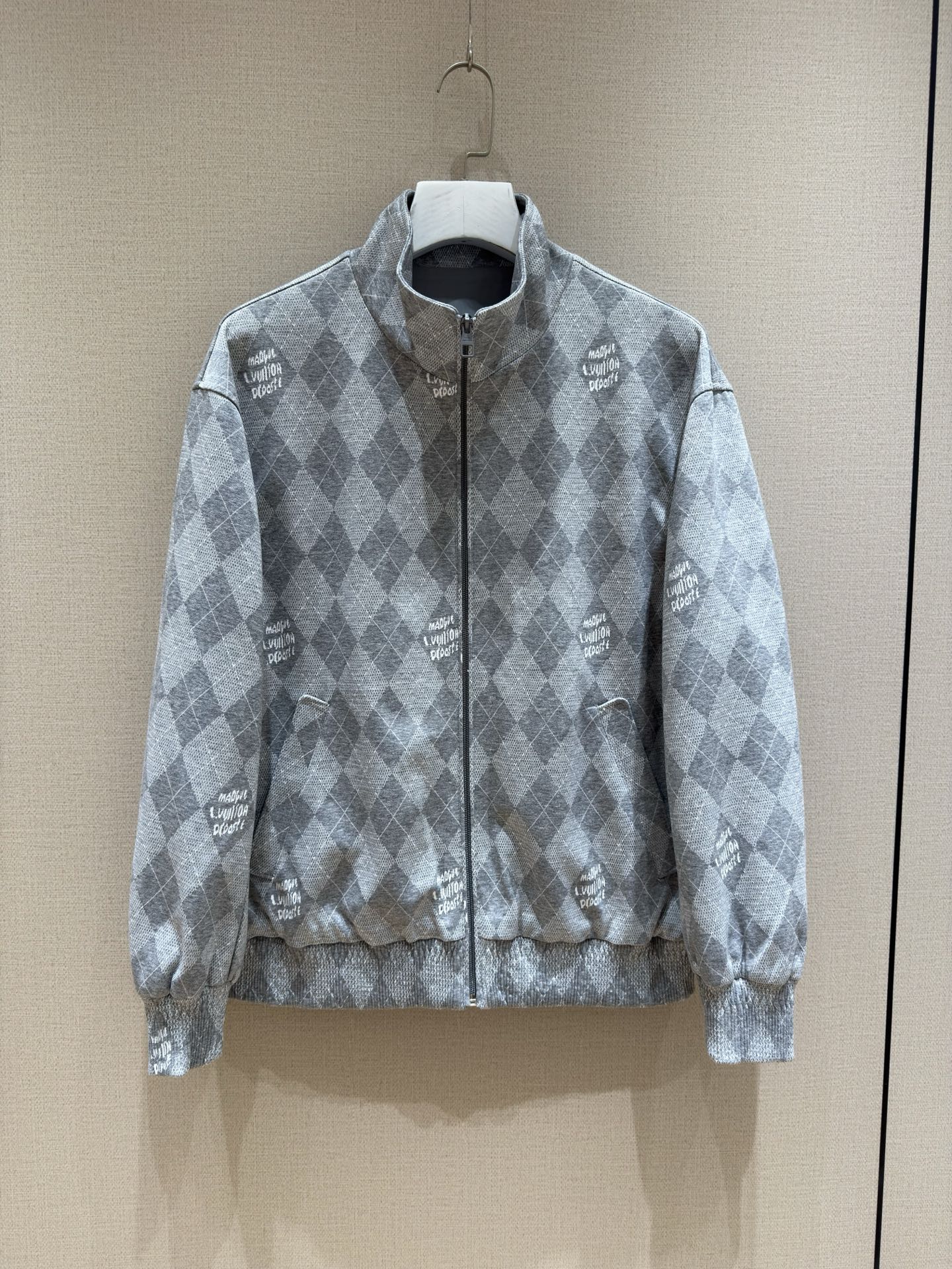 专柜实拍、官网同步