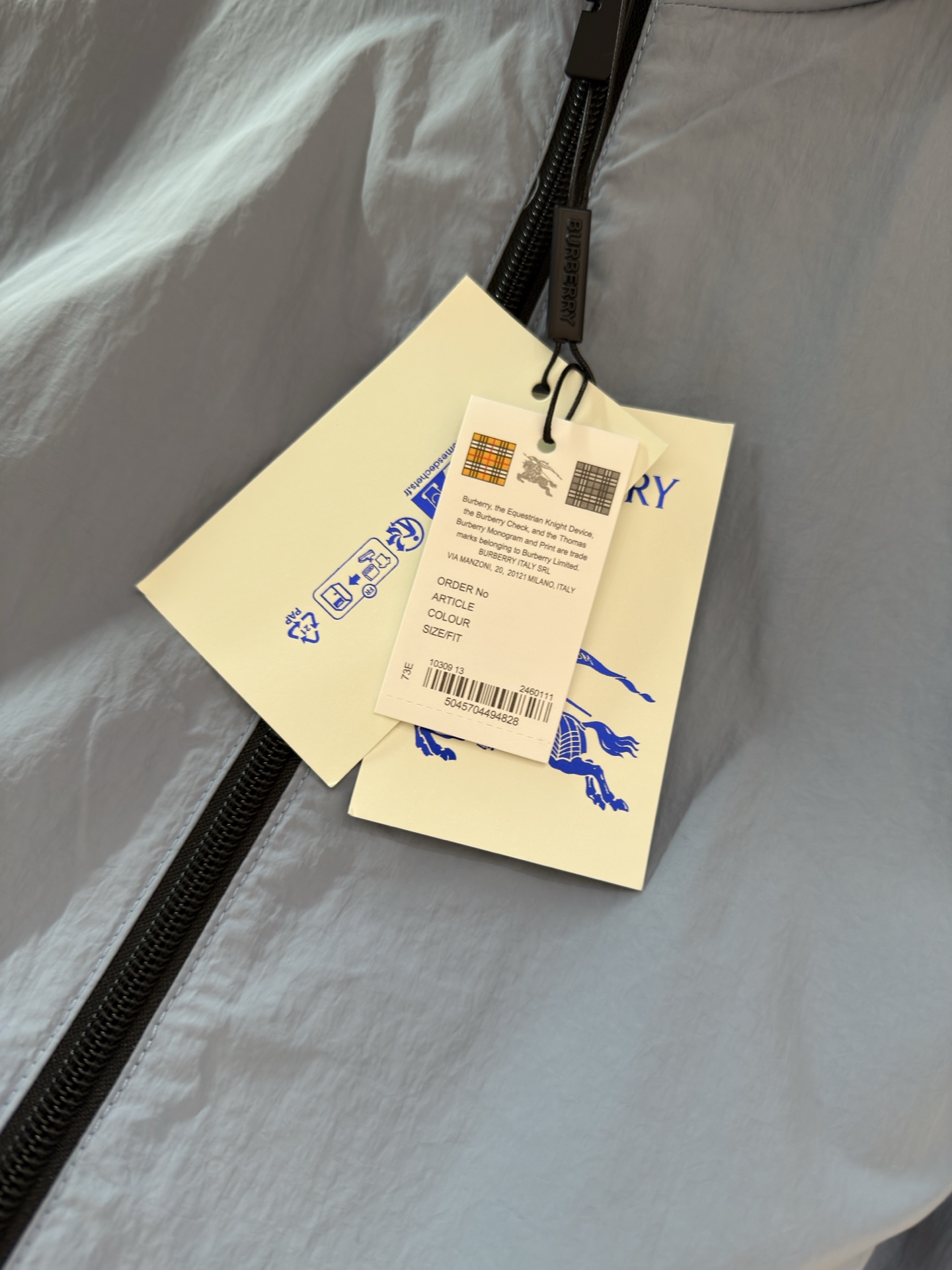 【新品】原单！！！ 25SS专柜同步发售 来自强硬的BUR贸易渠道.为时尚造型增添魅力! 男士双面夹克连