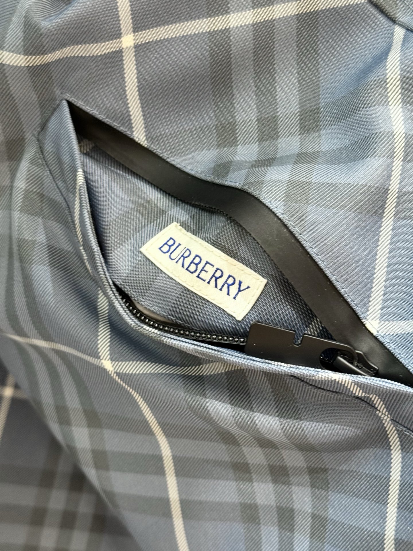 【新品】原单！！！ 25SS专柜同步发售 来自强硬的BUR贸易渠道.为时尚造型增添魅力! 男士双面夹克连