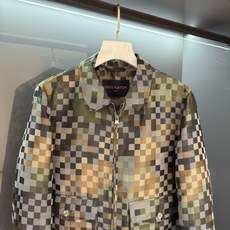 男士提花格纹夹克外套,香港洋行渠道货,25SS秋冬新品,高奢品鉴白金级单品,经典人气单品!丹宁元素在这一 男士提花格纹夹克外套,香港洋行渠道货,25SS秋冬新品,高奢品鉴白金级单品,经典人气单品!丹宁元素在这一