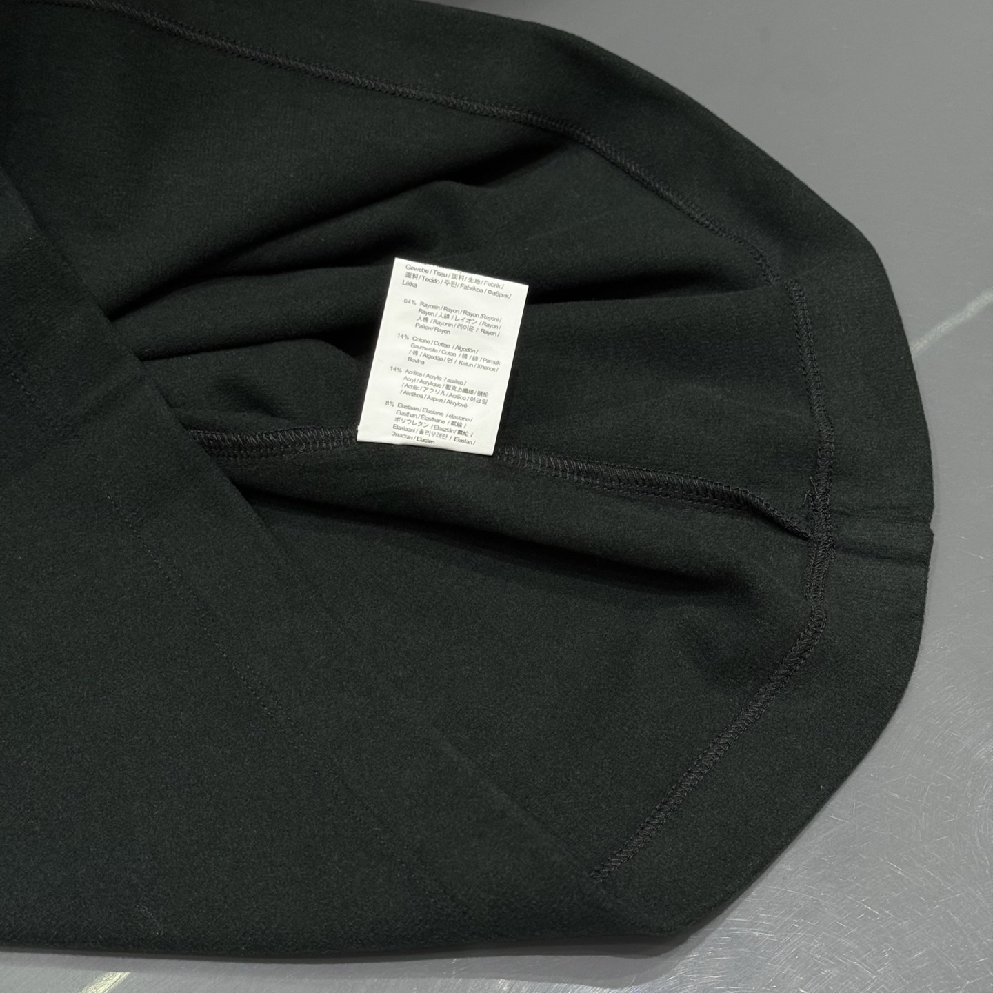 青色：细节特写