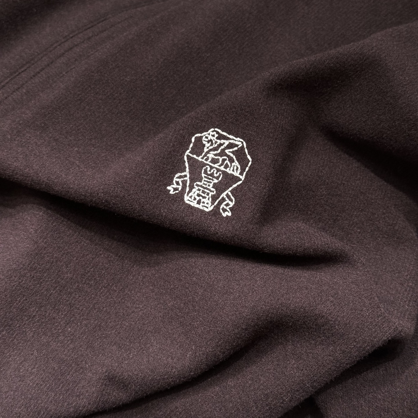 紫色：细节特写