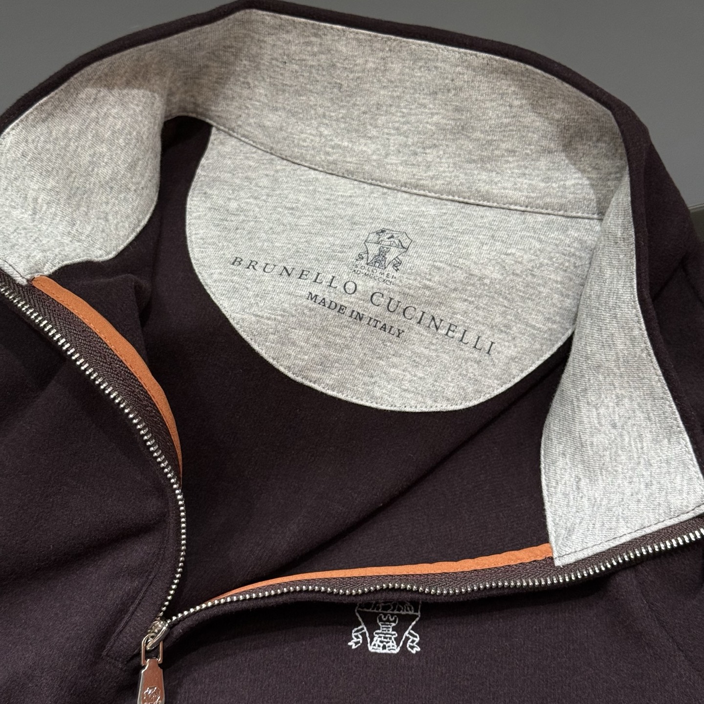 紫色：细节特写