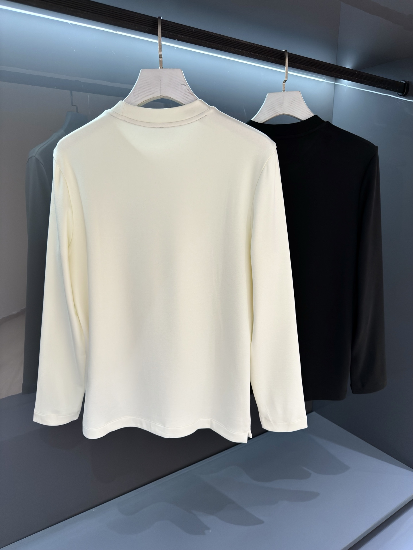 PR2025SS秋冬新款男士时装款加绒圆领长袖T恤，台湾意比贸易公司货，意大利原厂出品，经典王牌单品！P