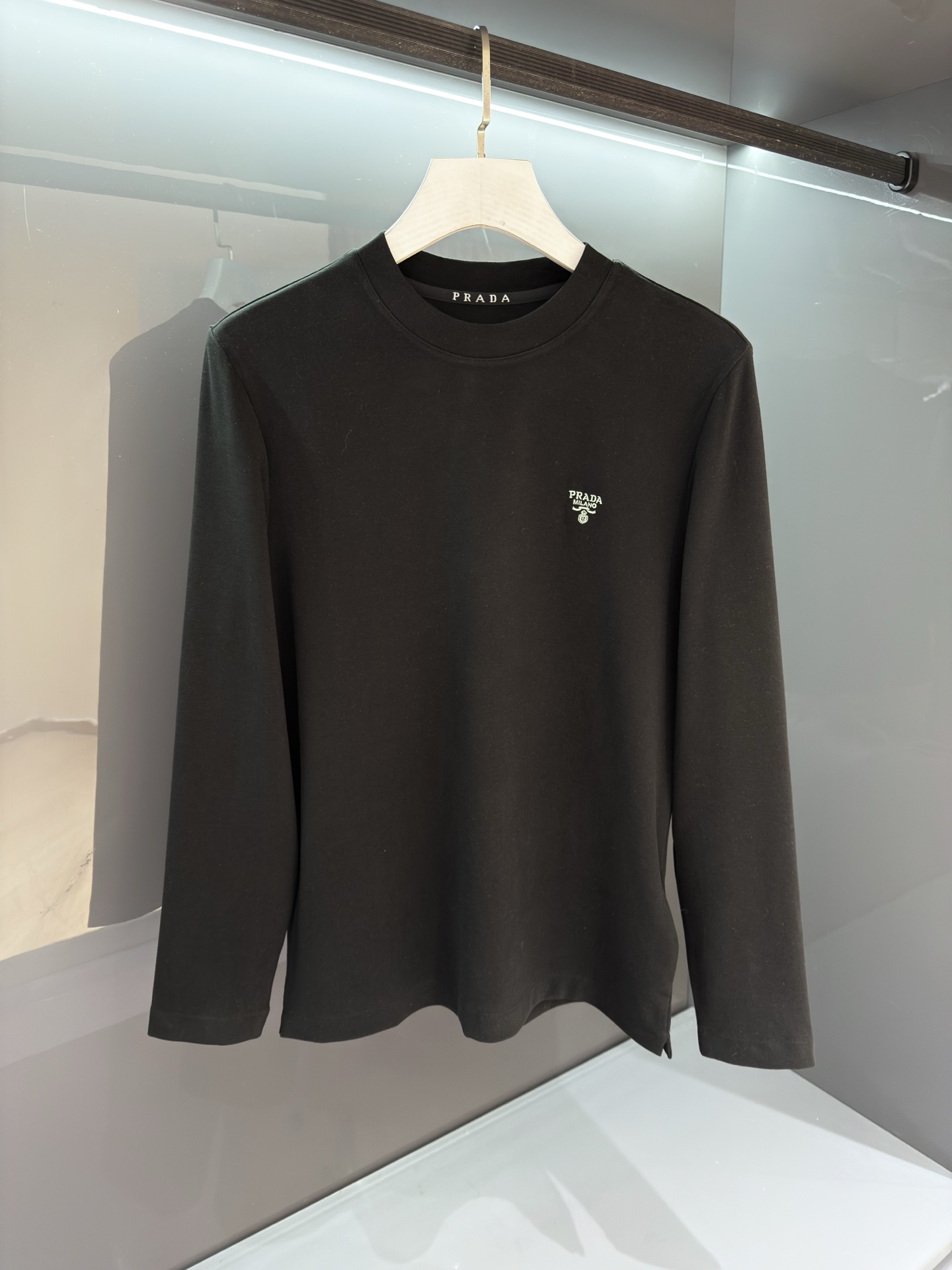 PR2025SS秋冬新款男士时装款加绒圆领长袖T恤，台湾意比贸易公司货，意大利原厂出品，经典王牌单品！P
