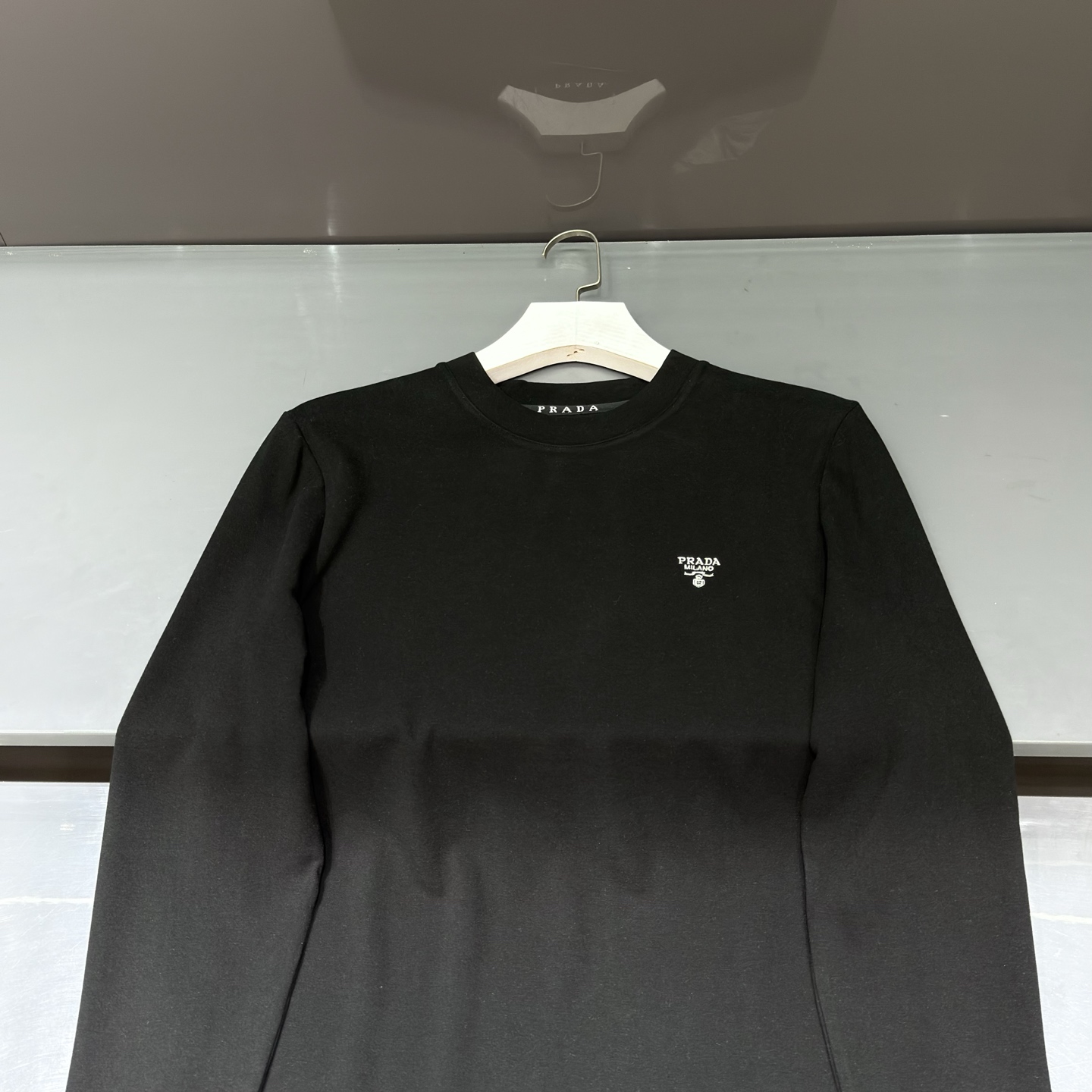 黑色：细节特写