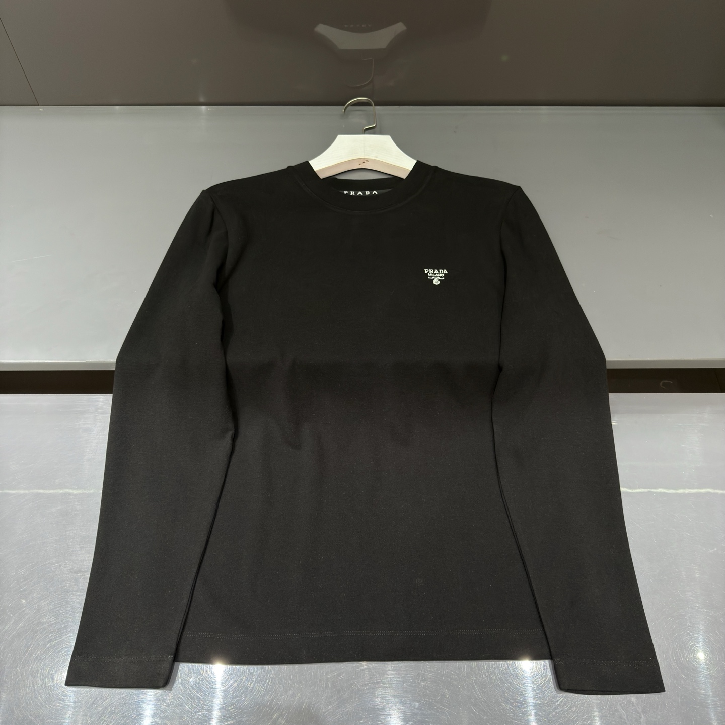 黑色：细节特写