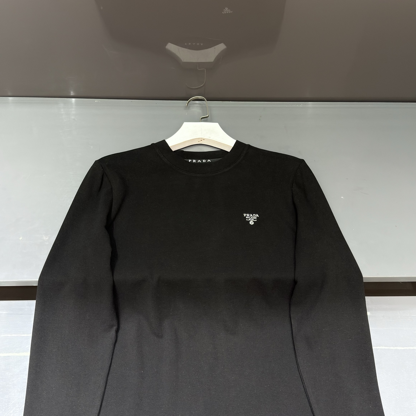 黑色：细节特写