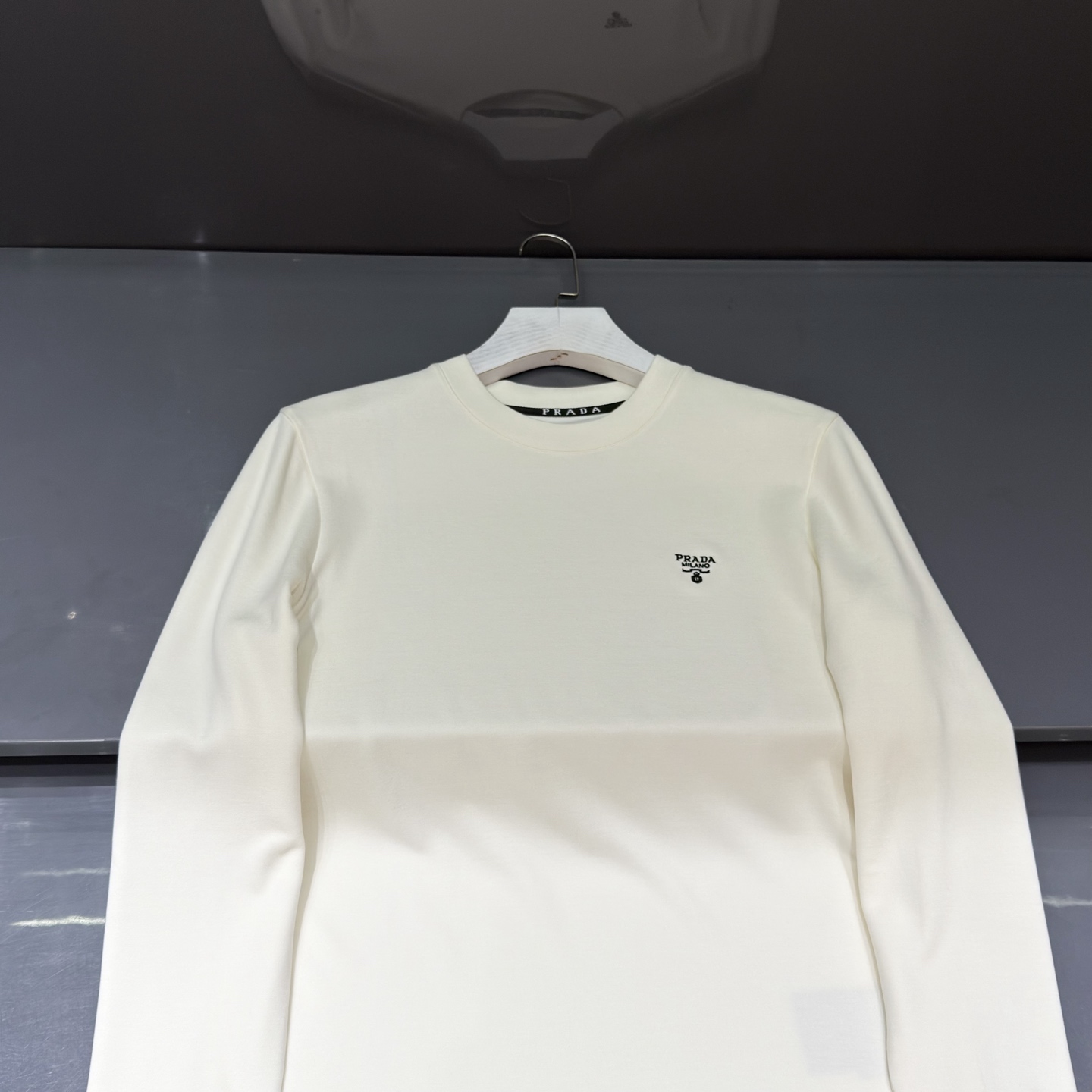 白色：细节特写