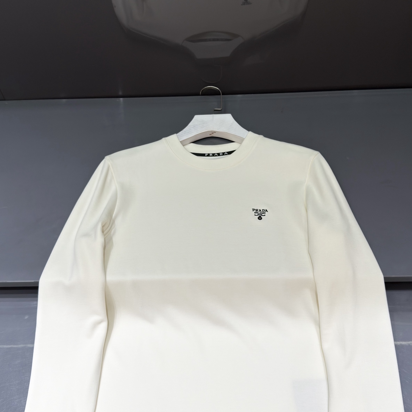 白色：细节特写