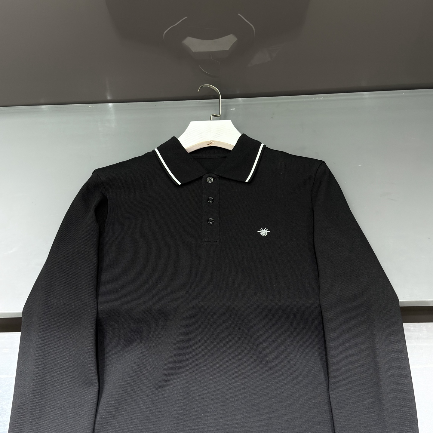 黑色：细节特写