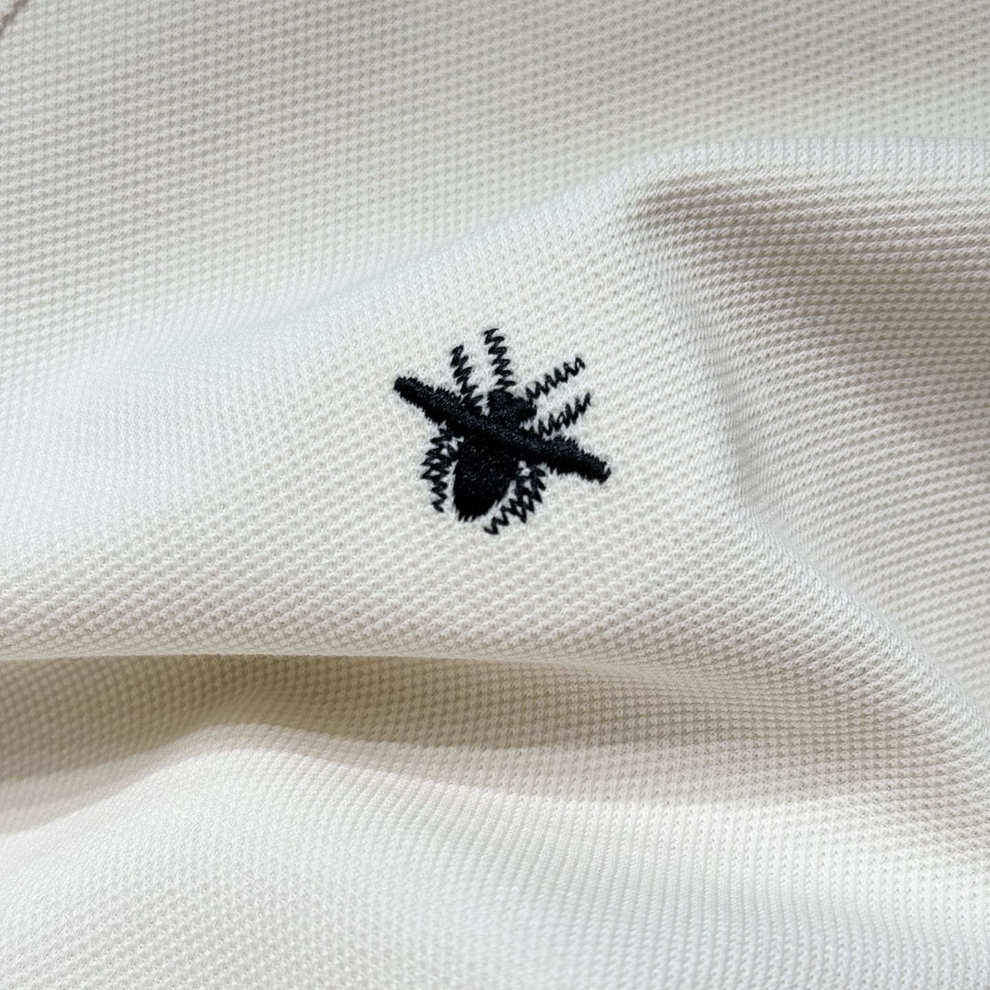 米白色：细节特写