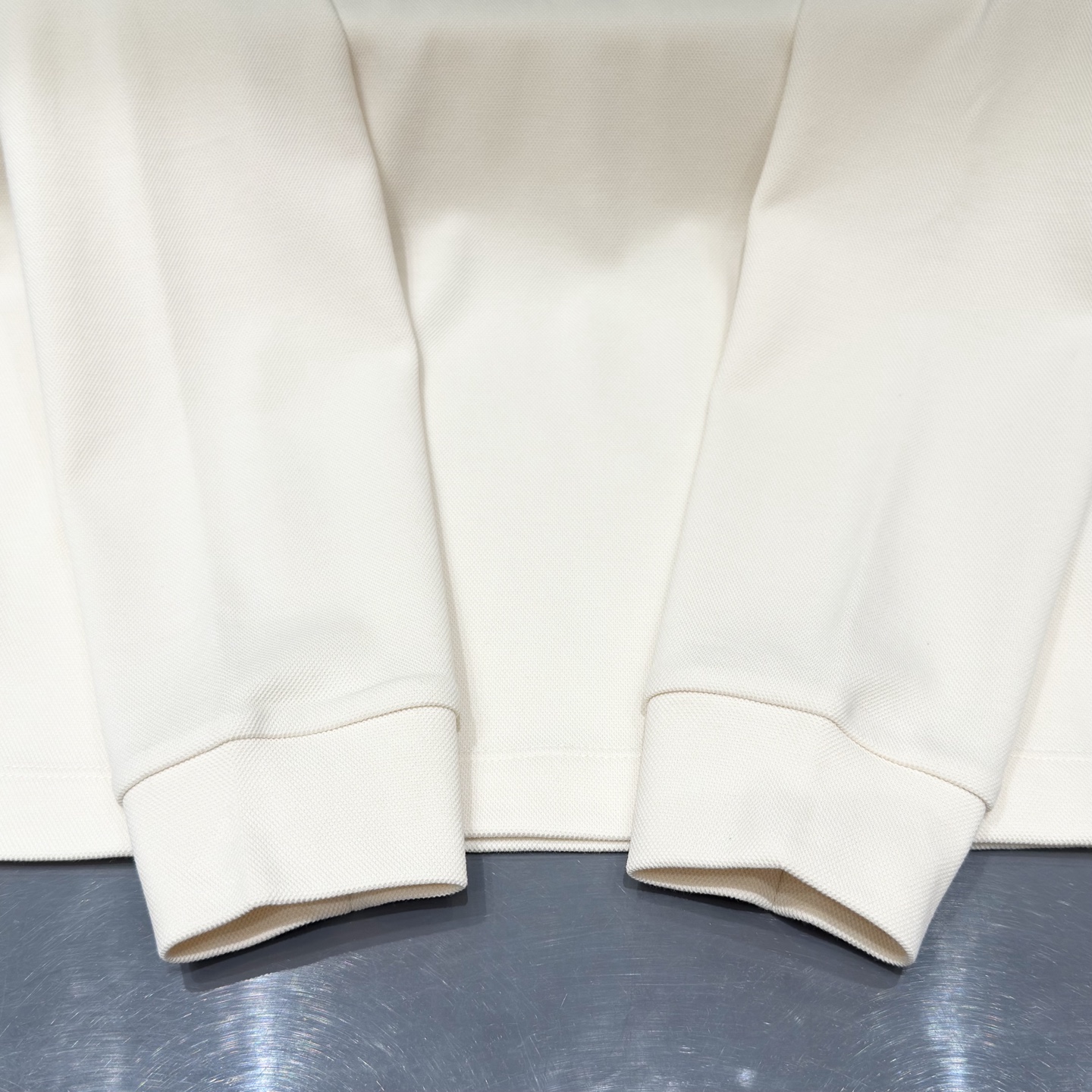 米白色：细节特写