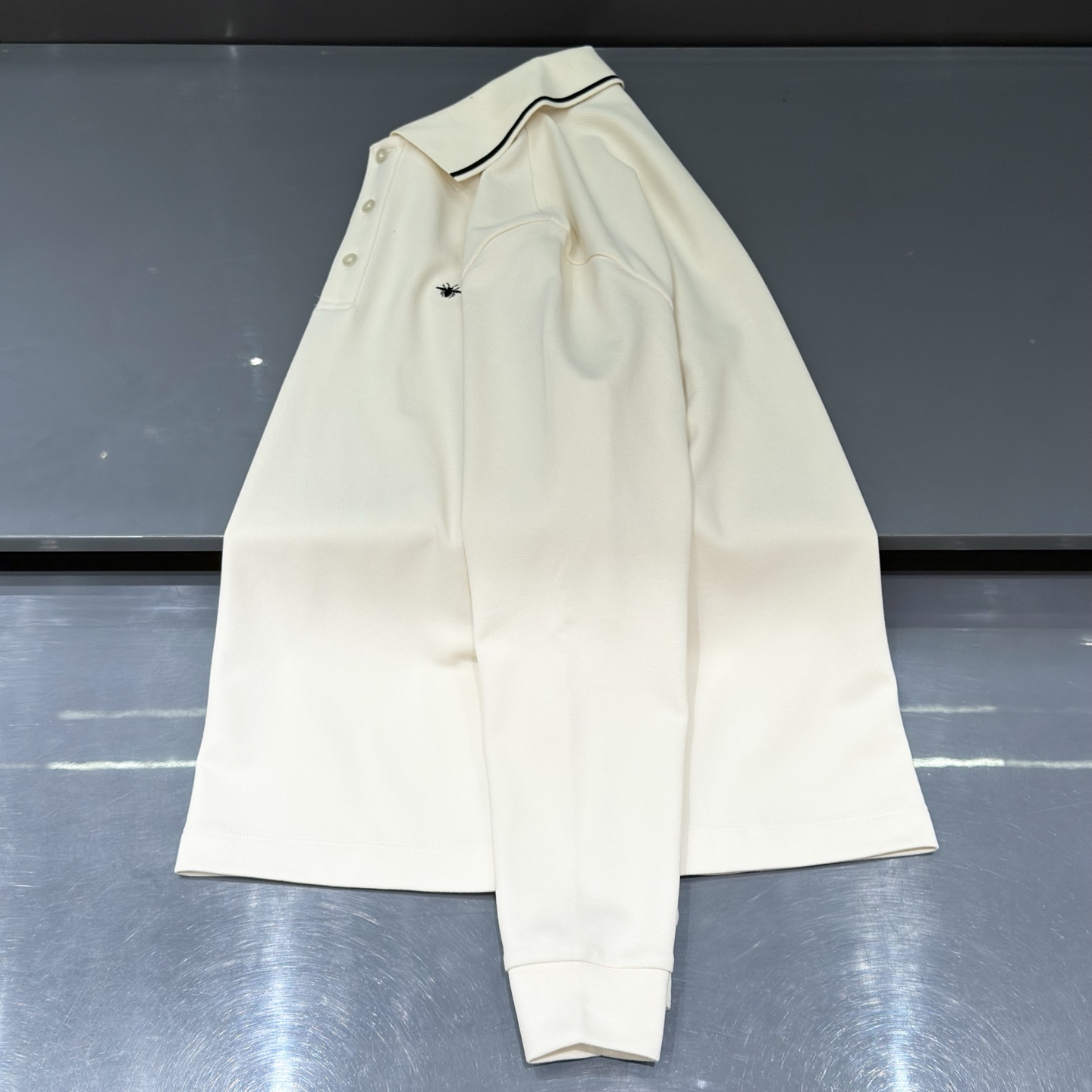 米白色：细节特写