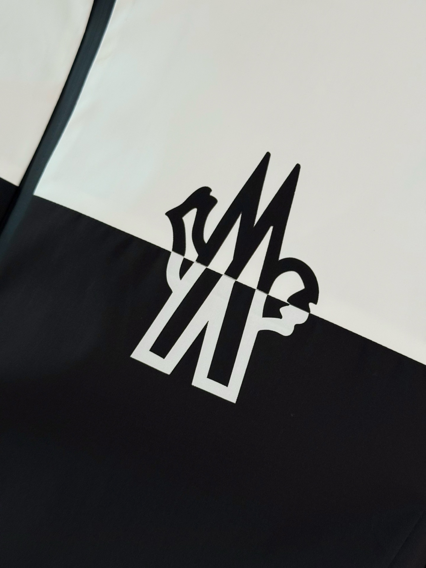 户外薄款棉服夹克外套 MON家族高端时装款休闲夹克棉服外套，贸易公司渠道货，25年F/W秋冬新品，海外代