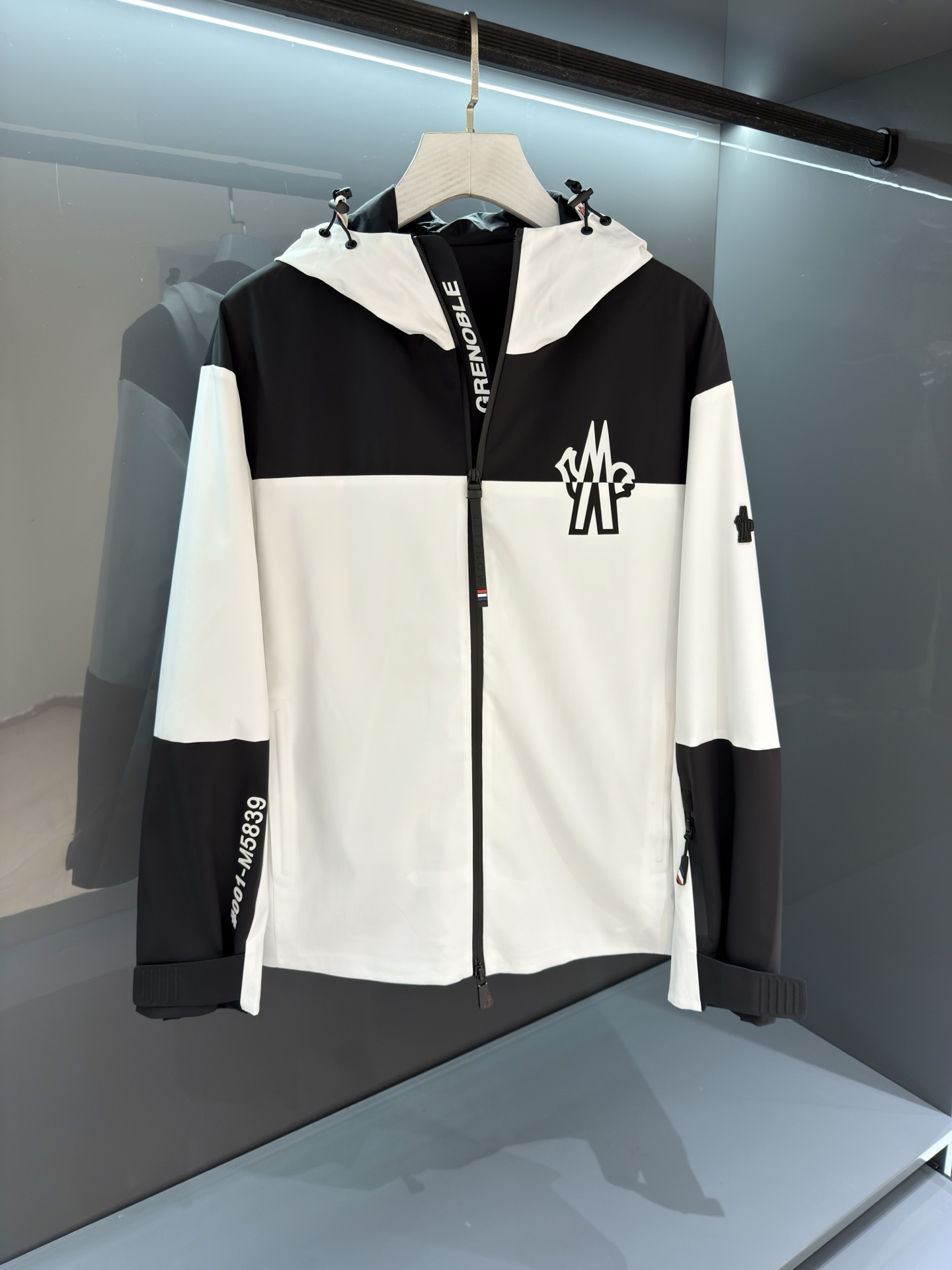 户外薄款棉服夹克外套 MON家族高端时装款休闲夹克棉服外套，贸易公司渠道货，25年F/W秋冬新品，海外代