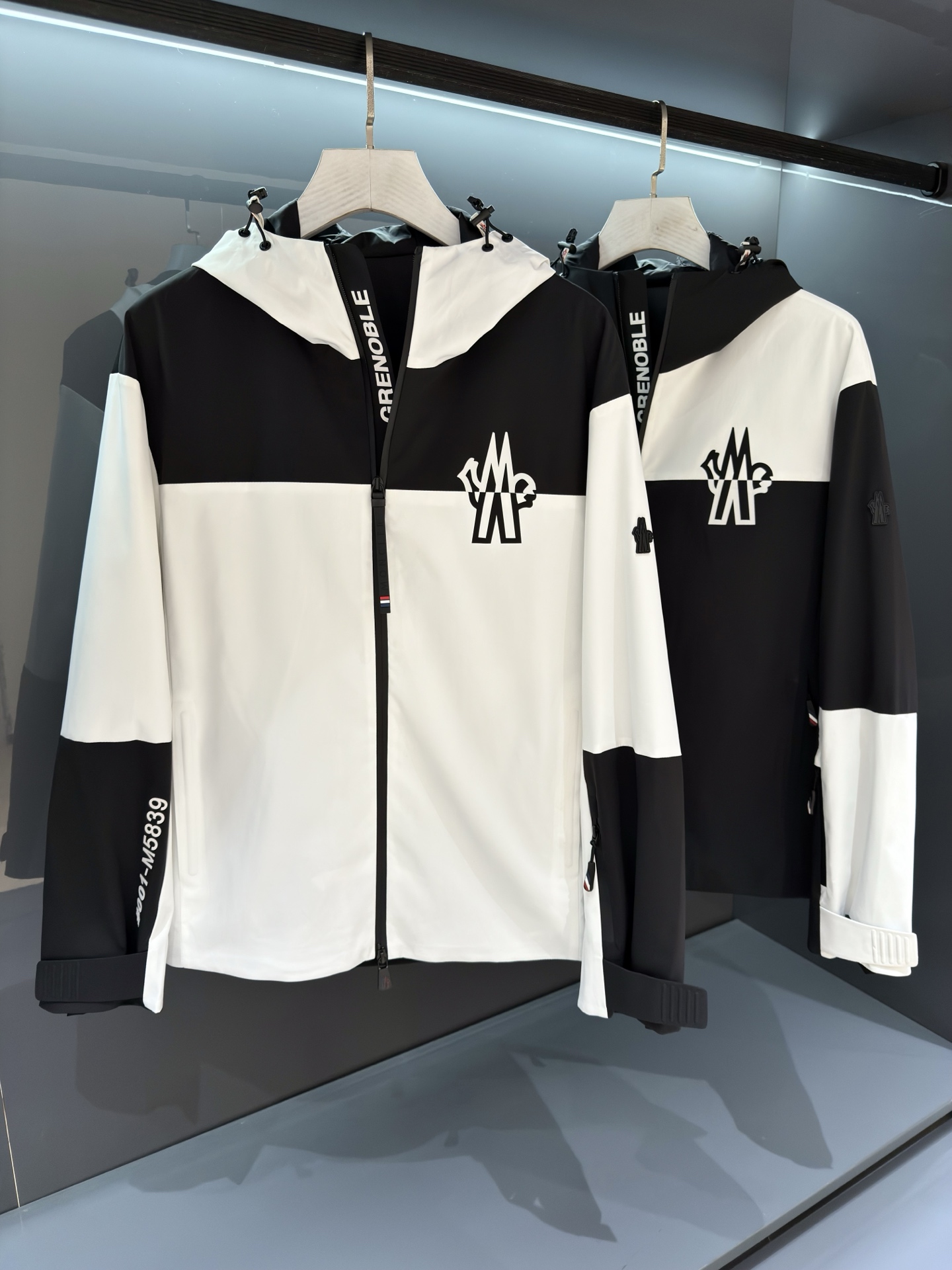 户外薄款棉服夹克外套 MON家族高端时装款休闲夹克棉服外套，贸易公司渠道货，25年F/W秋冬新品，海外代