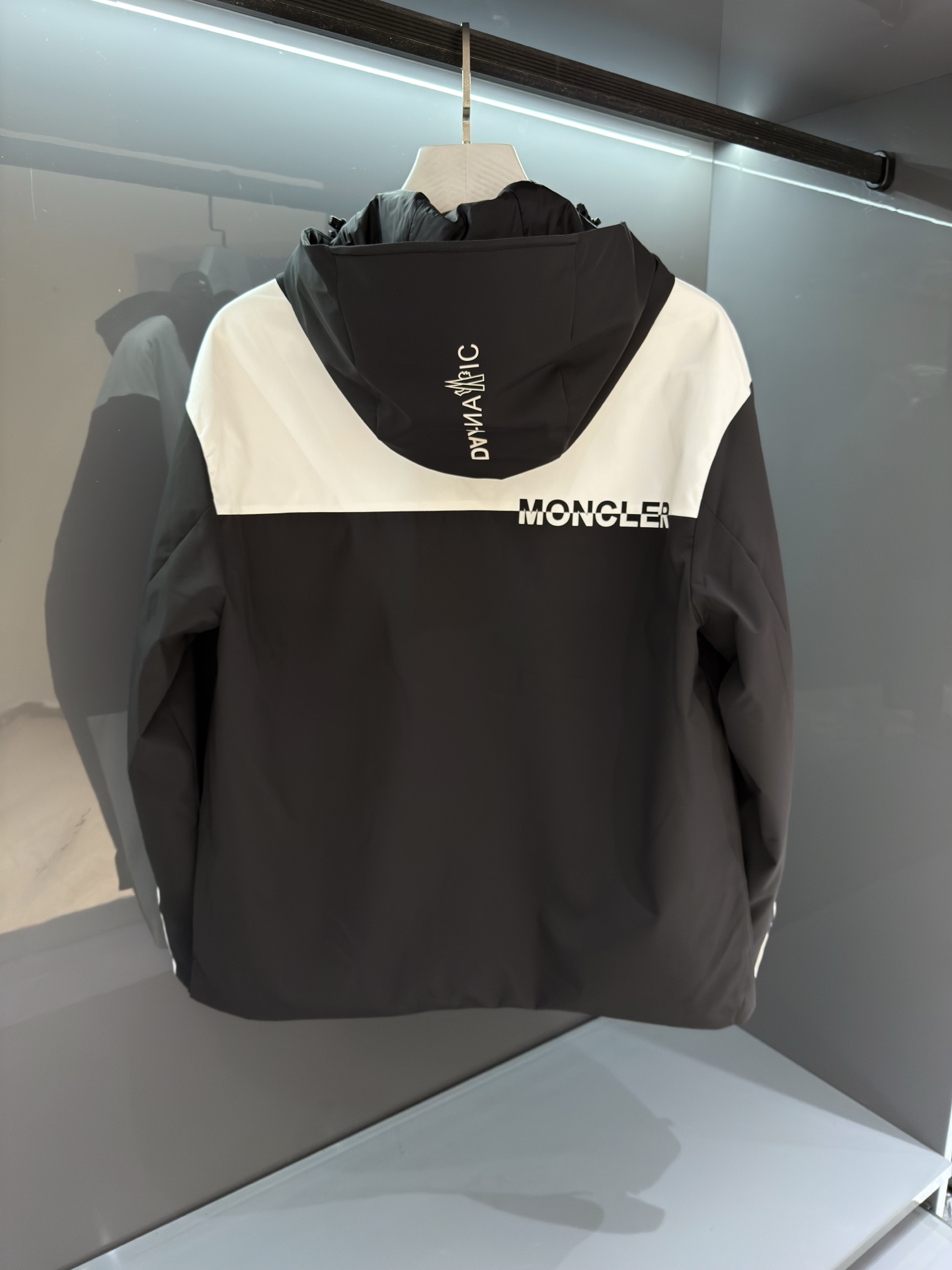 户外薄款棉服夹克外套 MON家族高端时装款休闲夹克棉服外套，贸易公司渠道货，25年F/W秋冬新品，海外代