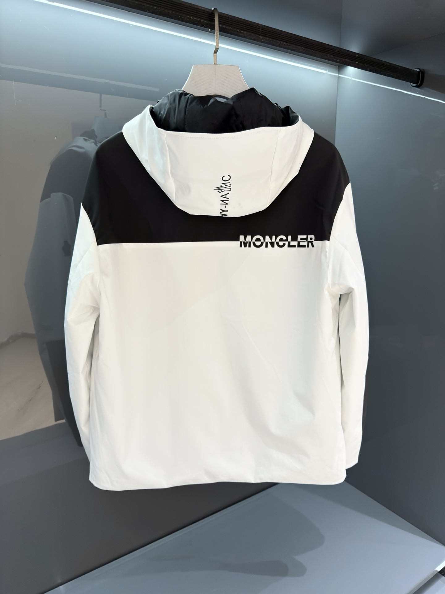 户外薄款棉服夹克外套 MON家族高端时装款休闲夹克棉服外套，贸易公司渠道货，25年F/W秋冬新品，海外代