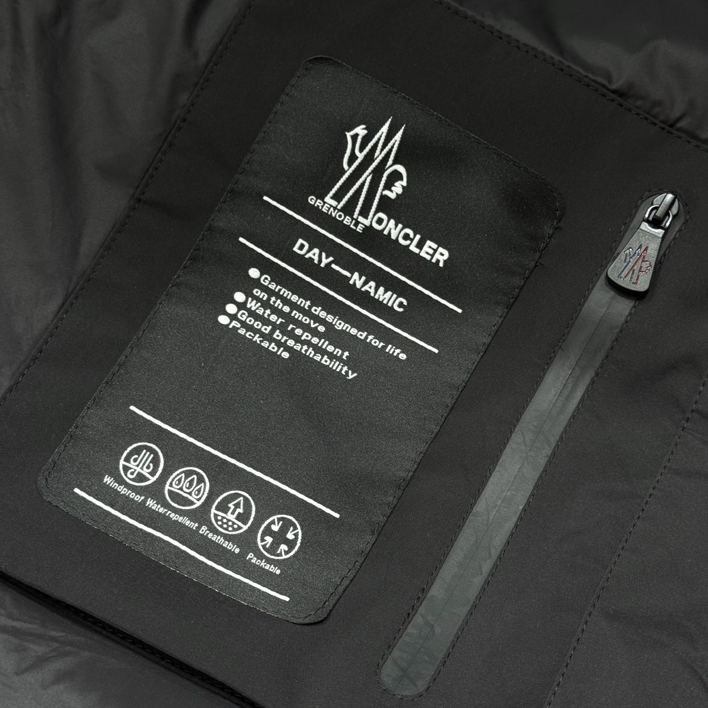 黑色：细节特写