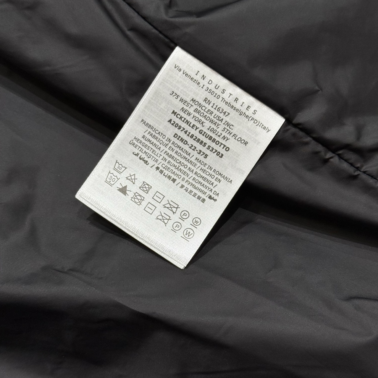 白色：细节特写