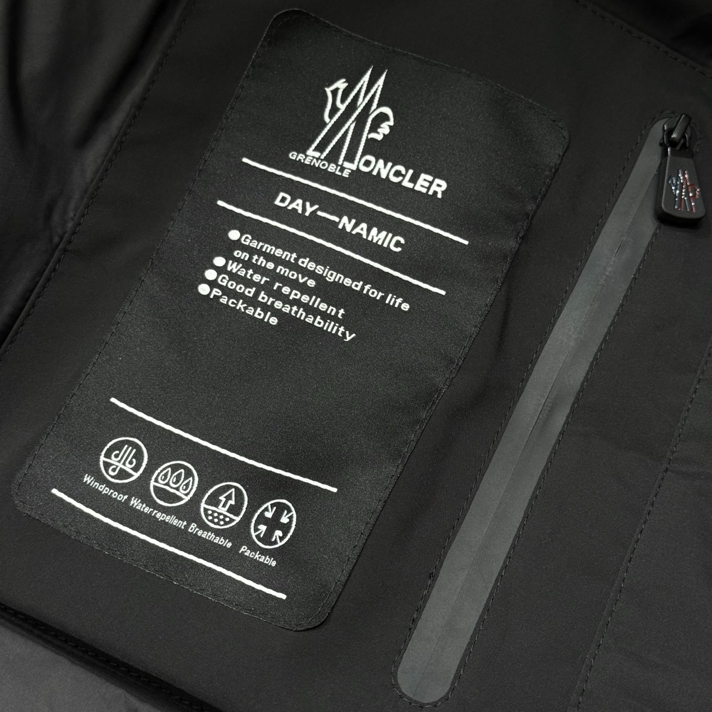 白色：细节特写