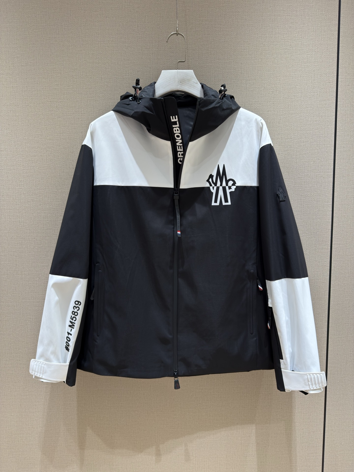 Mon 户外夹克冲锋衣