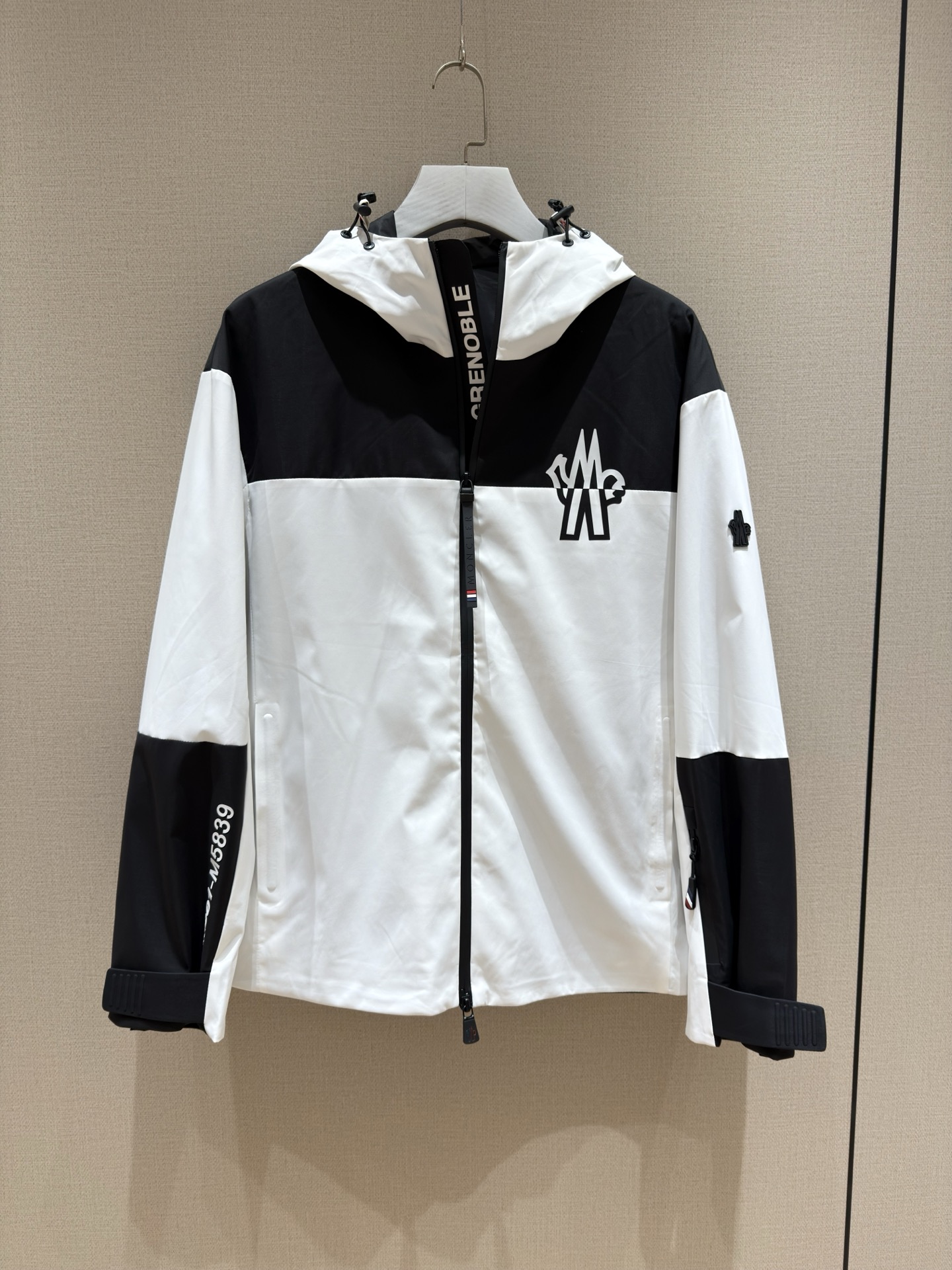 Mon 户外夹克冲锋衣