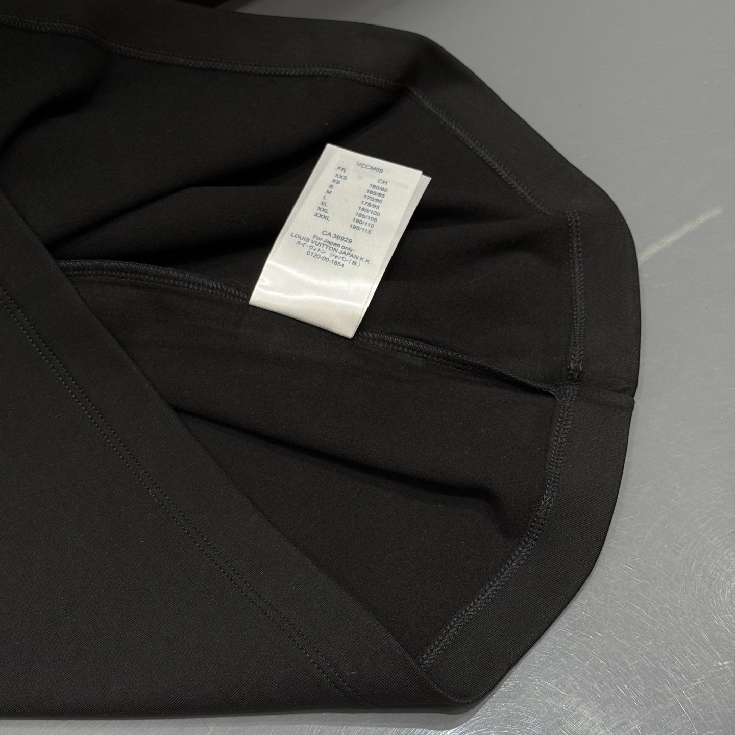 黑色：细节特写