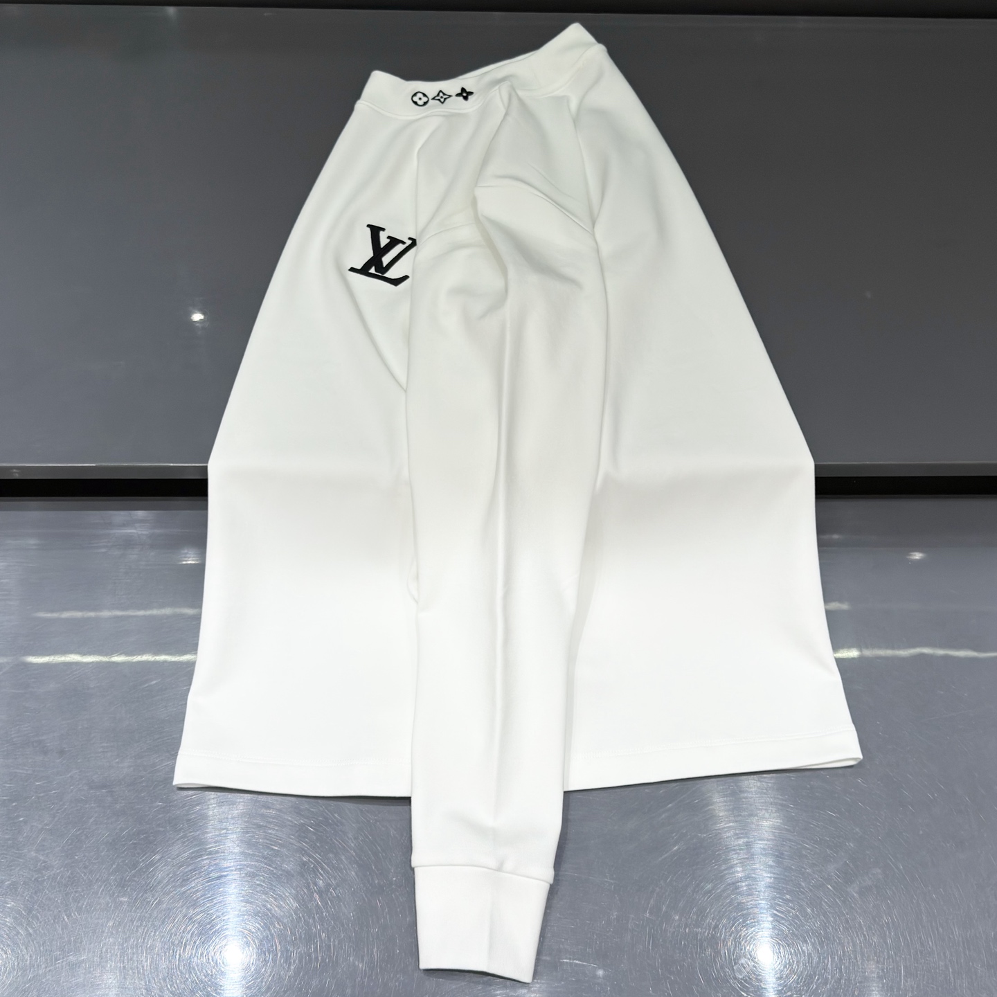 白色：细节特写