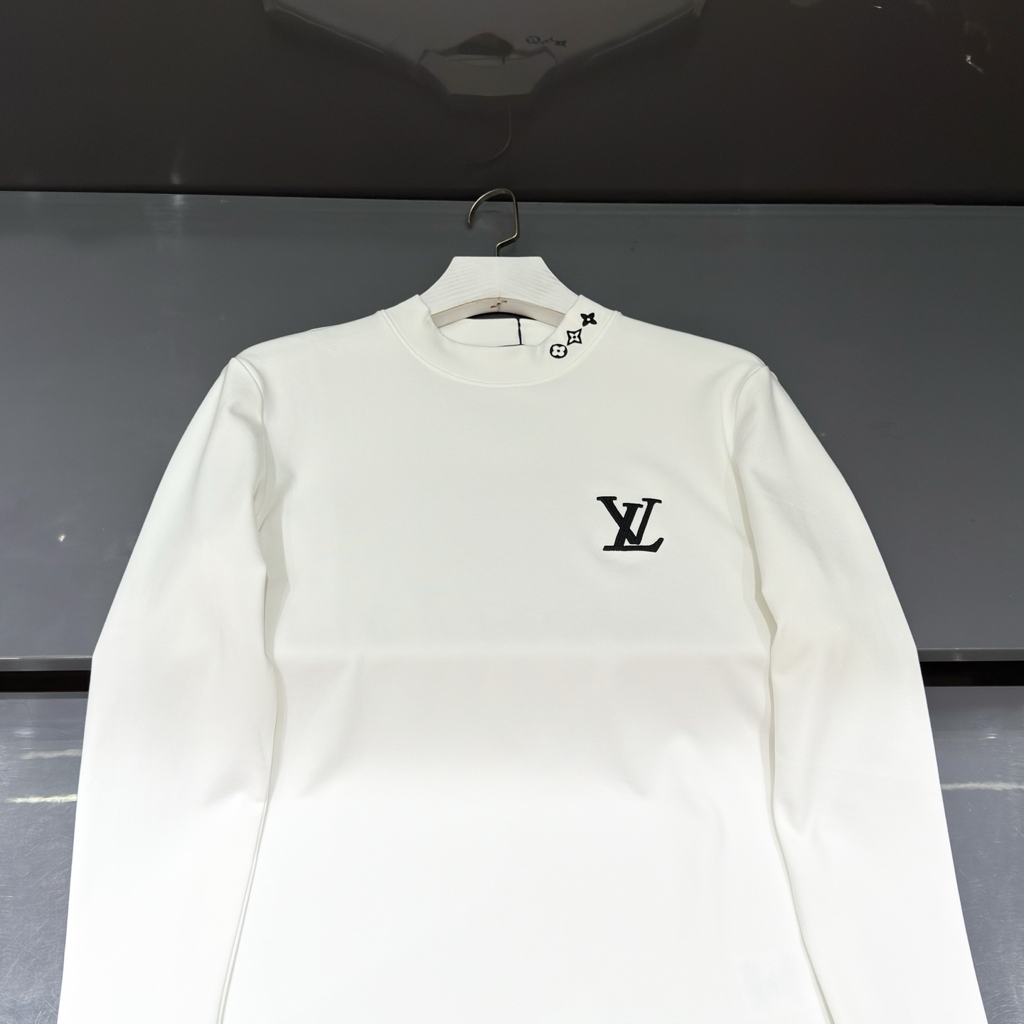 白色：细节特写