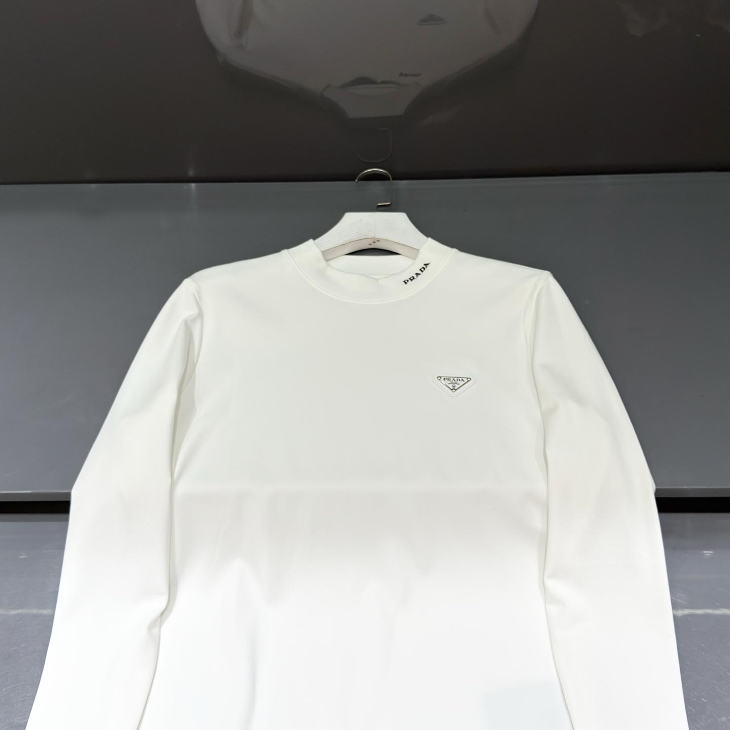 白色：细节特写