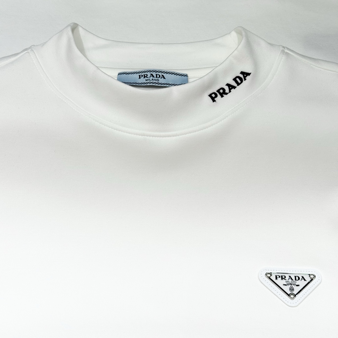 白色：细节特写